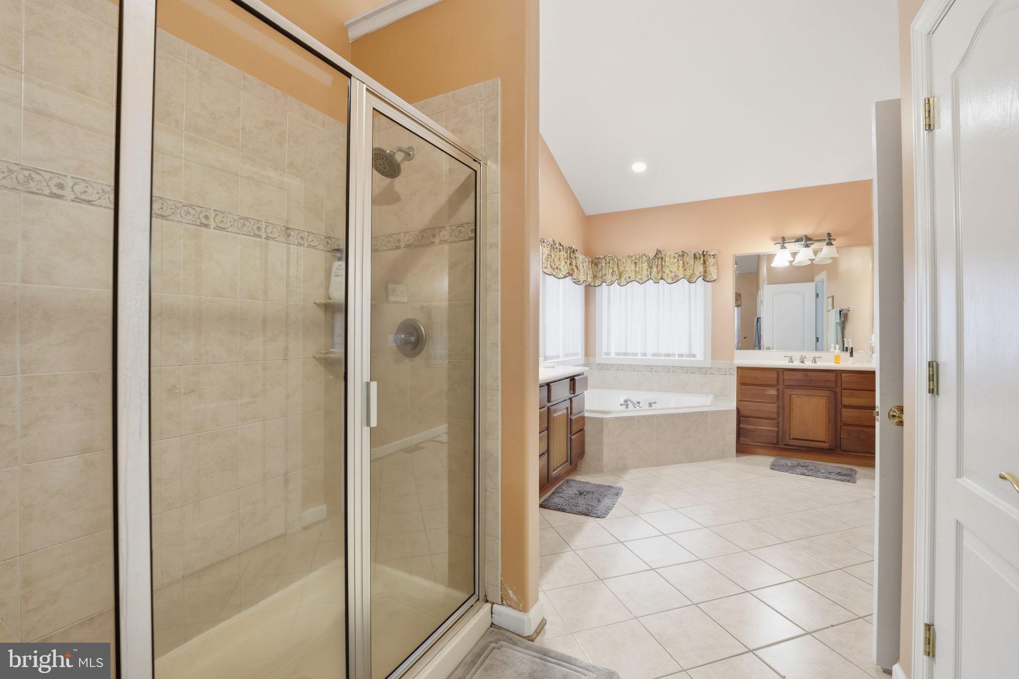 ASHBURN HILLS - Residential