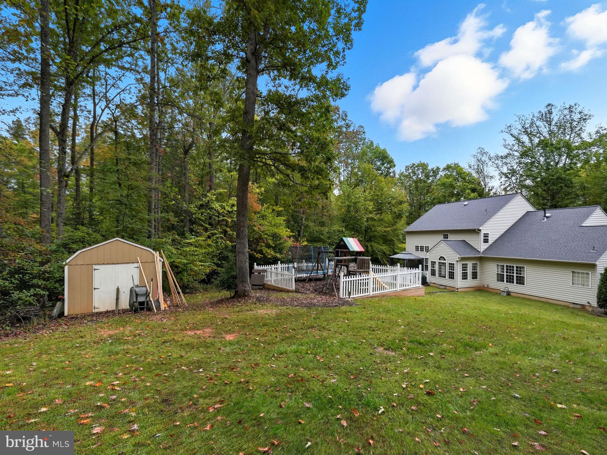 ASHBURN HILLS - Residential