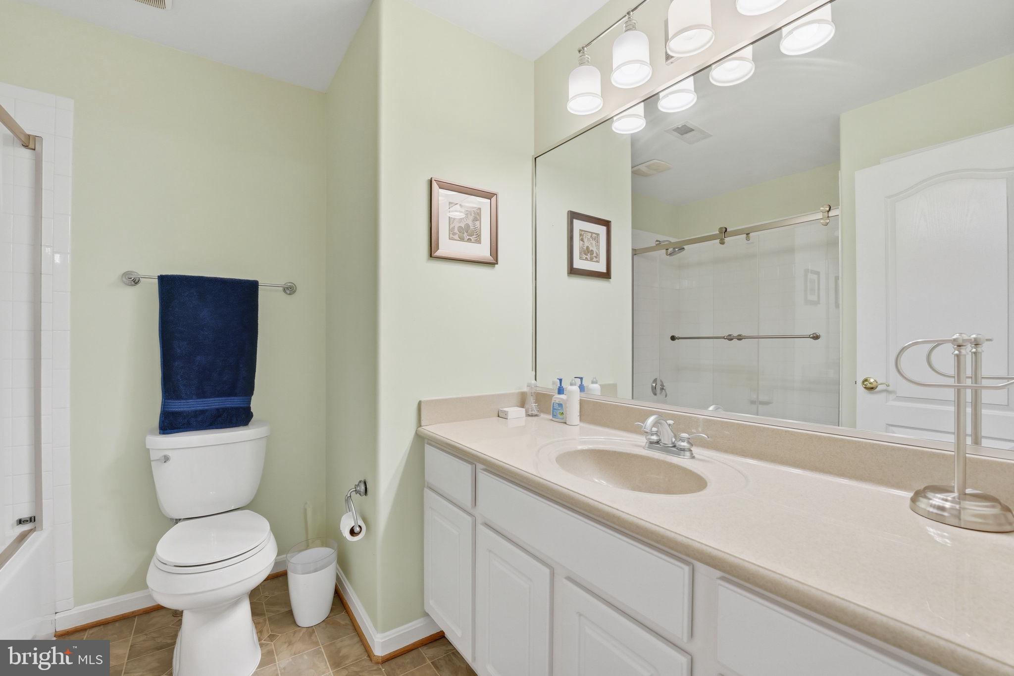 ASHBURN HILLS - Residential