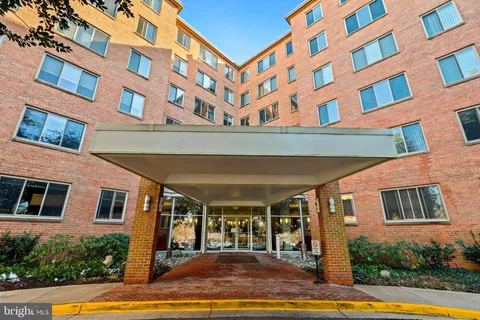 3000 Spout Run Parkway Unit A609, Arlington, VA MLS: VAAR2056450