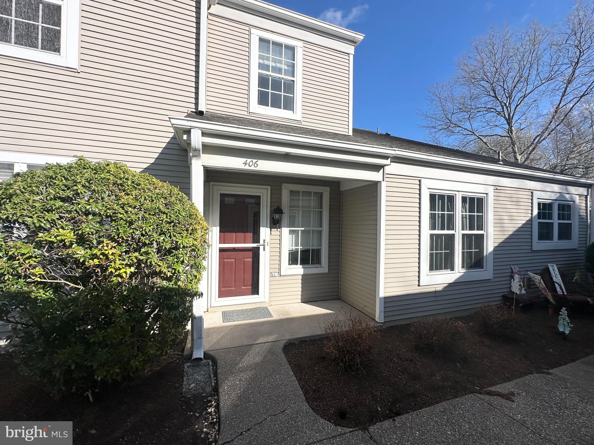 Upgraded 2 Bedroom 1 1/2 townhome in Rockledge. Gorgeous Luxury Vinyl Plank flooring throughout the townhome. White kitchen cabinets with stainless steel appliances and a pantry. Detached 1 car garage, Gas heat and central air. Don't miss your opportunity to live in this wonderful community. Easy access to Hershey, Rt 322 and Rt 422.