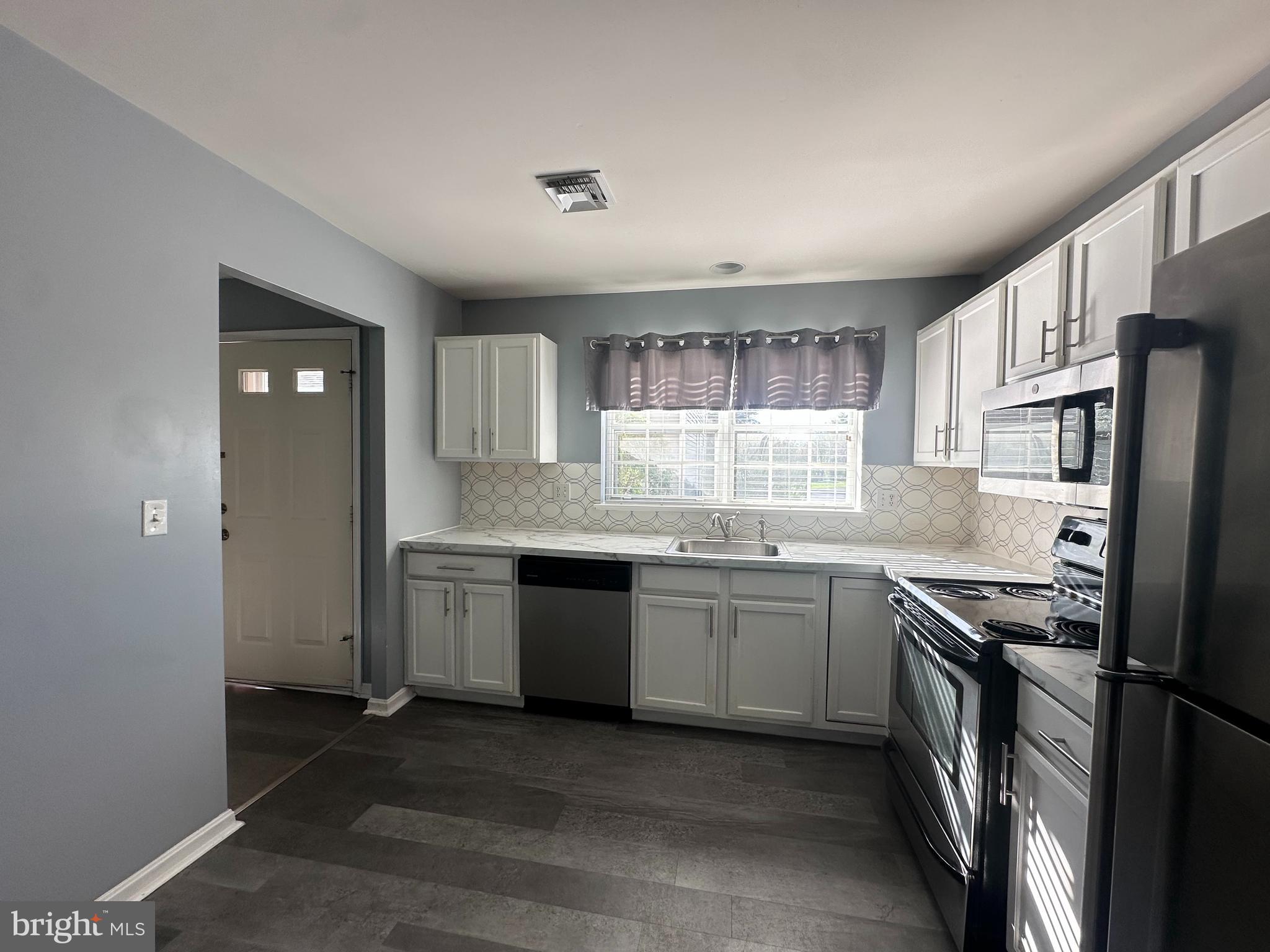 ROCKLEDGE PALMYRA PA - Residential Lease