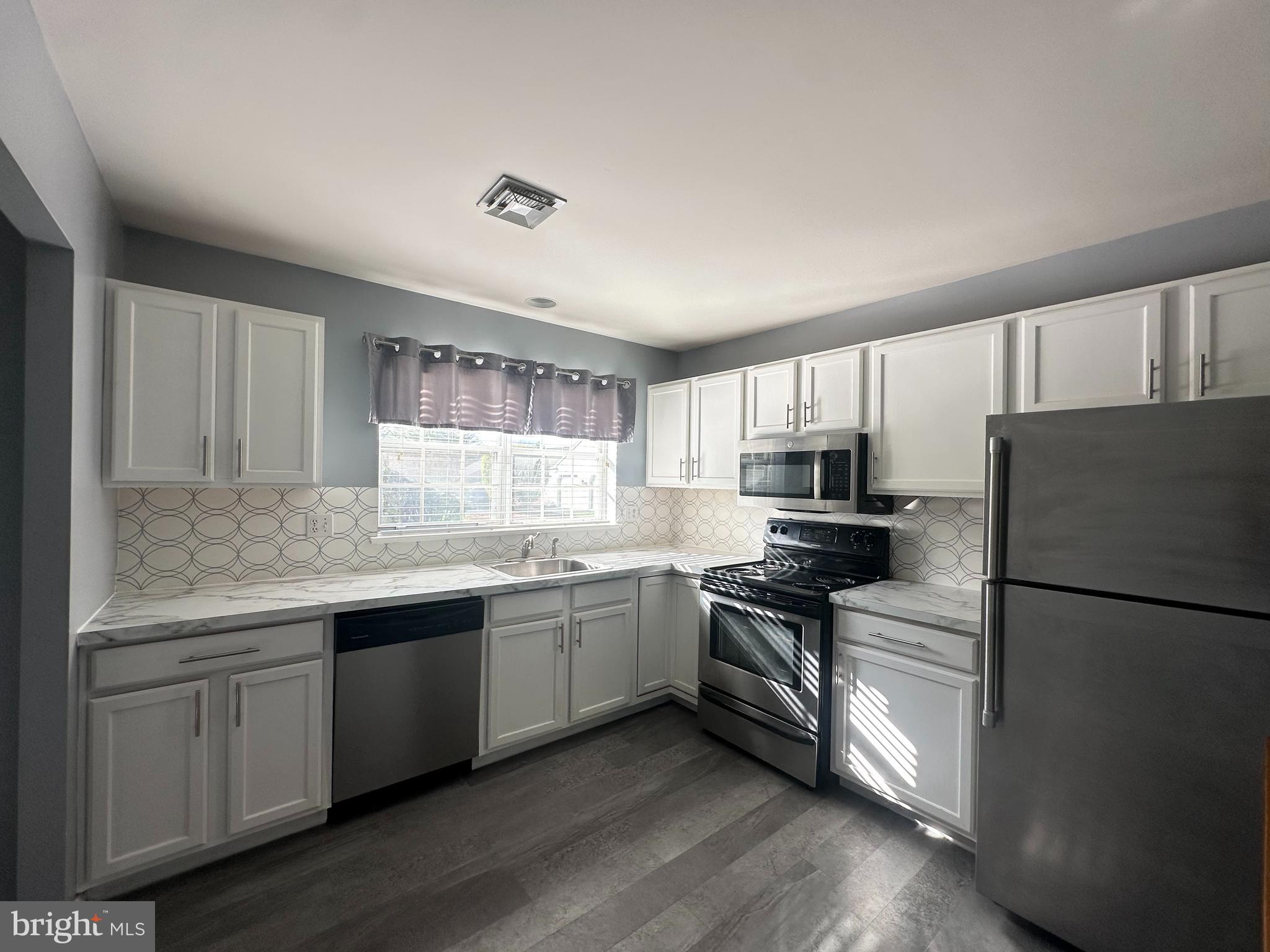 ROCKLEDGE PALMYRA PA - Residential Lease