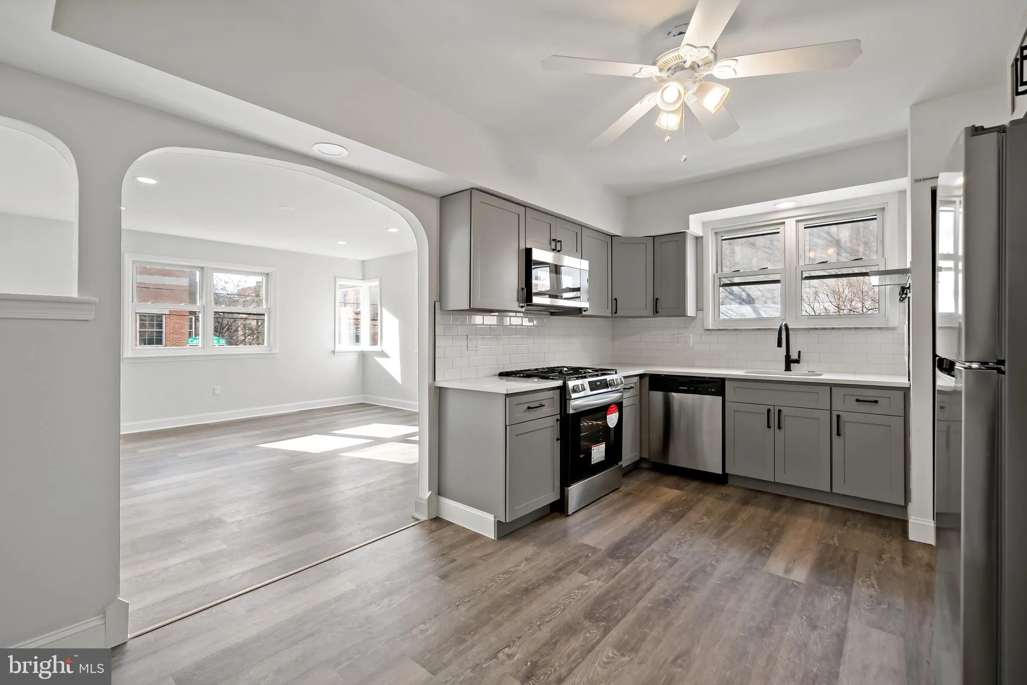 Philadelphia, Pennsylvania 19147, United States, 2 Bedrooms Bedrooms, ,2 BathroomsBathrooms,Residential,Pending,20130