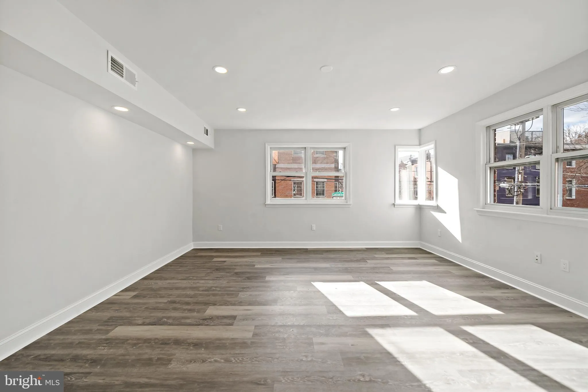 Philadelphia, Pennsylvania 19147, United States, 2 Bedrooms Bedrooms, ,2 BathroomsBathrooms,Residential,Pending,20130