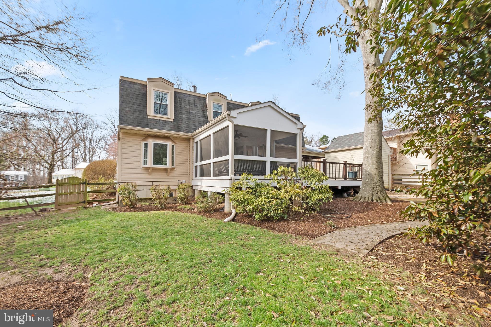 ROLLING VALLEY - Residential