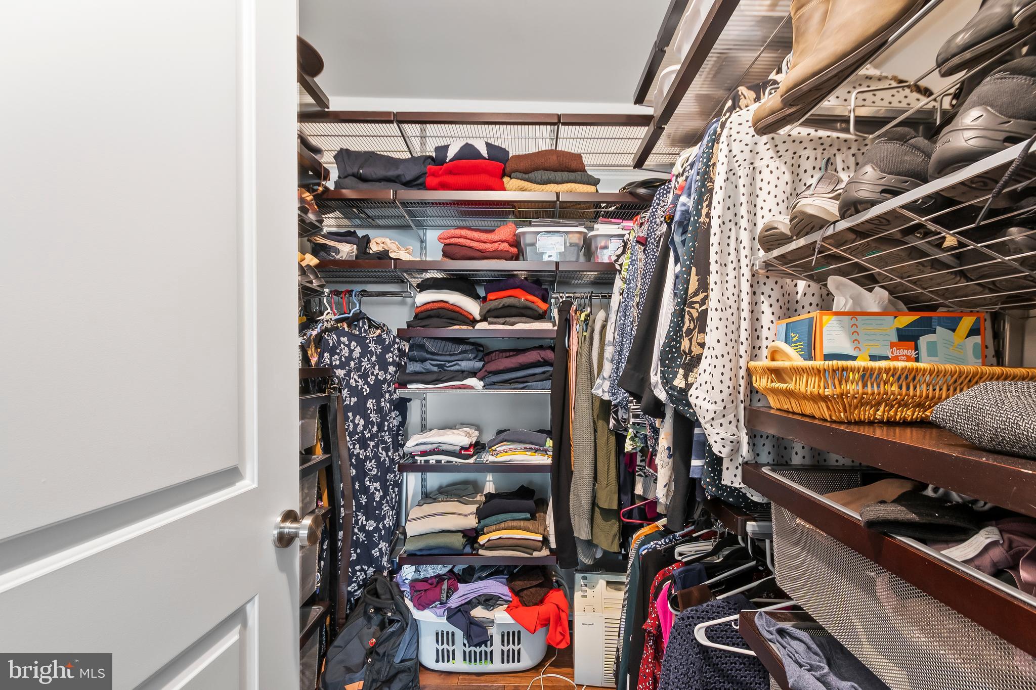 ROLLING VALLEY - Residential