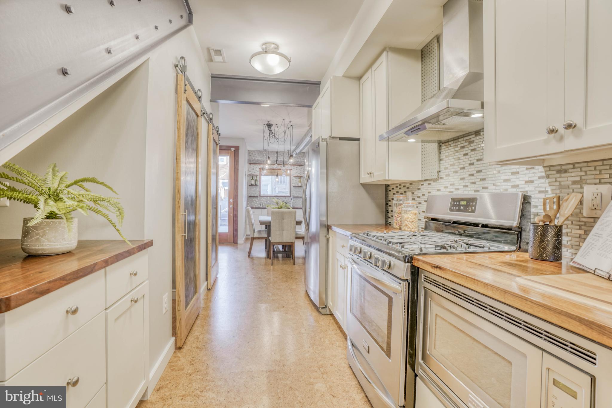 LOCUST POINT - Residential