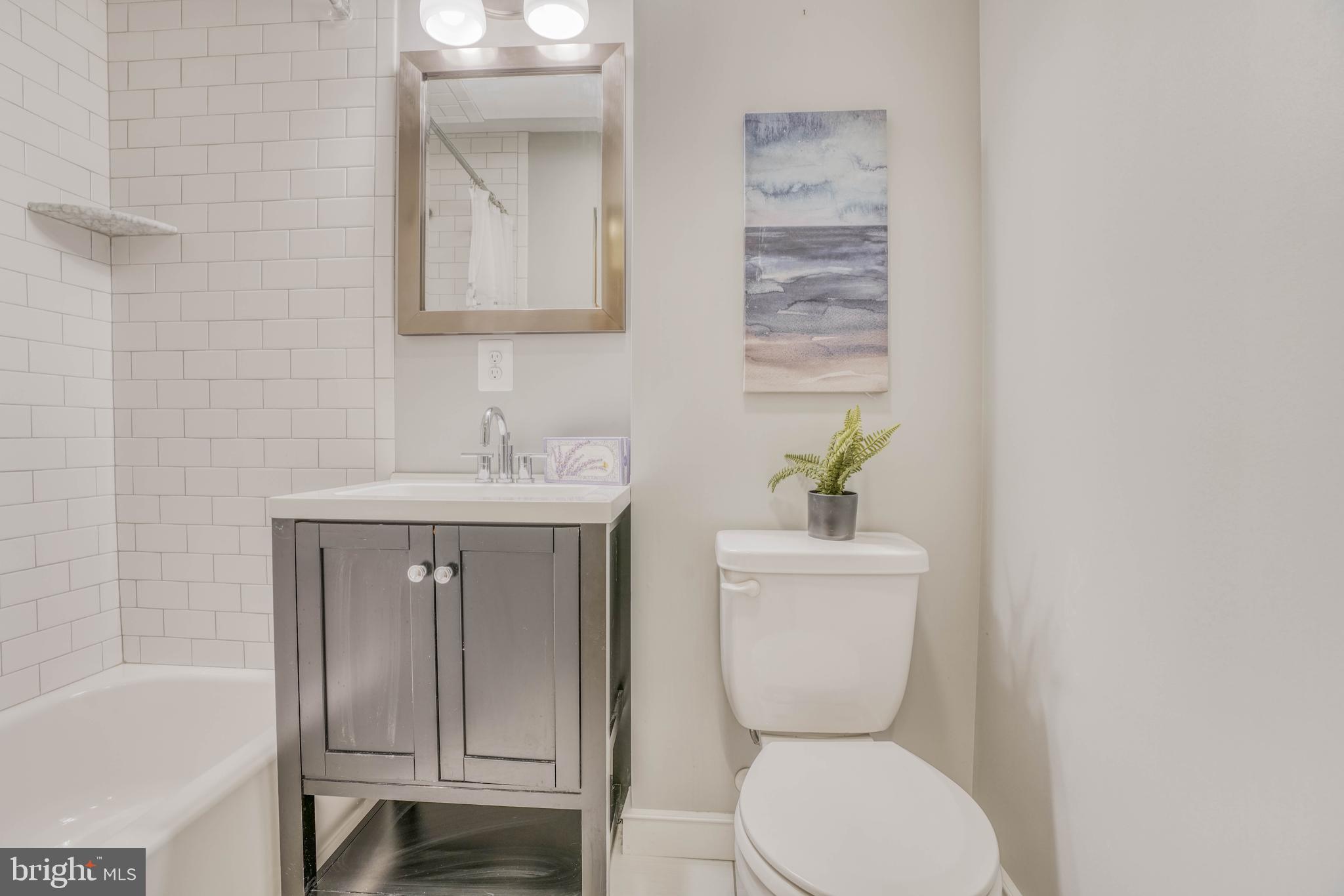 LOCUST POINT - Residential