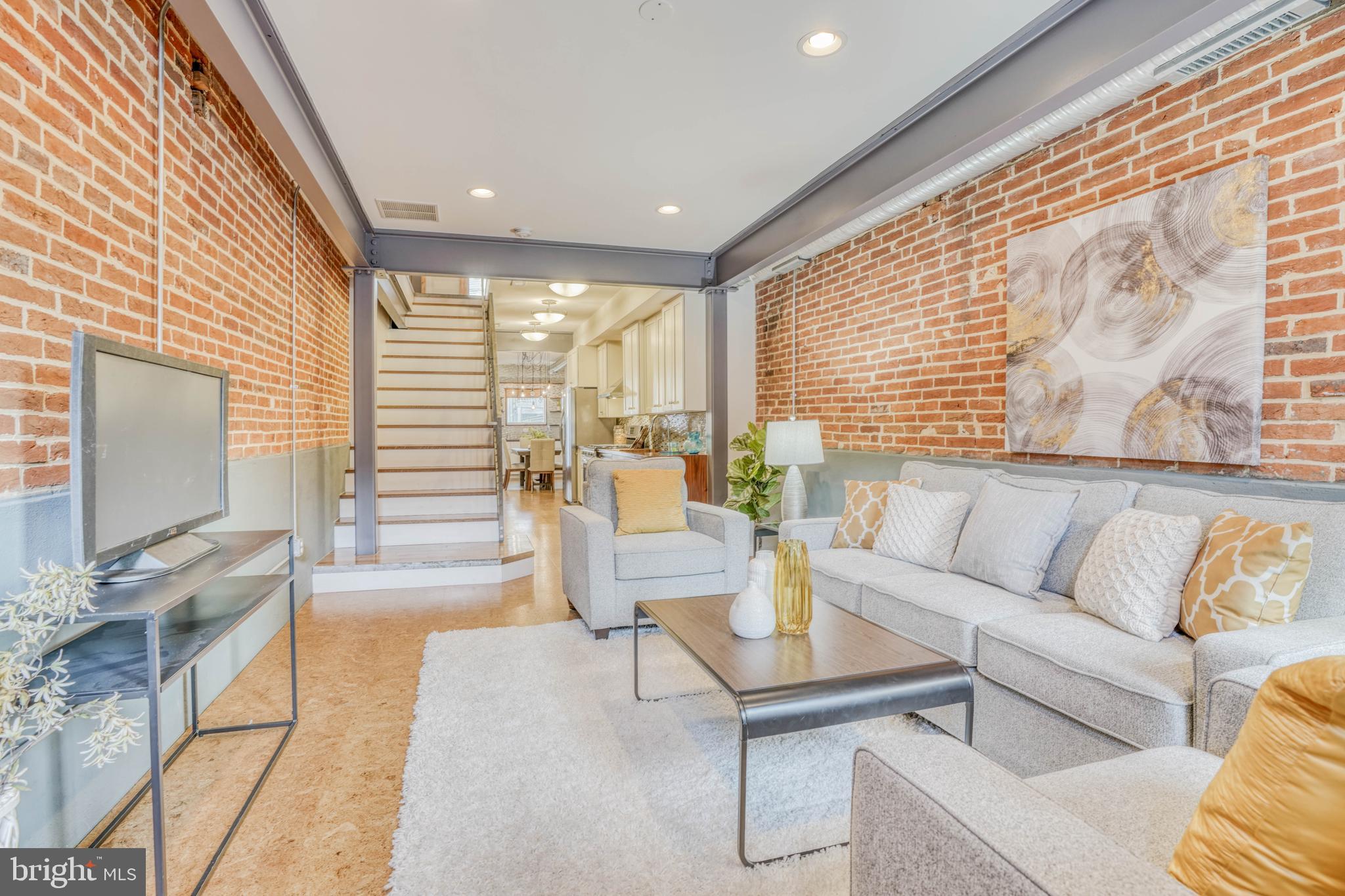 LOCUST POINT - Residential