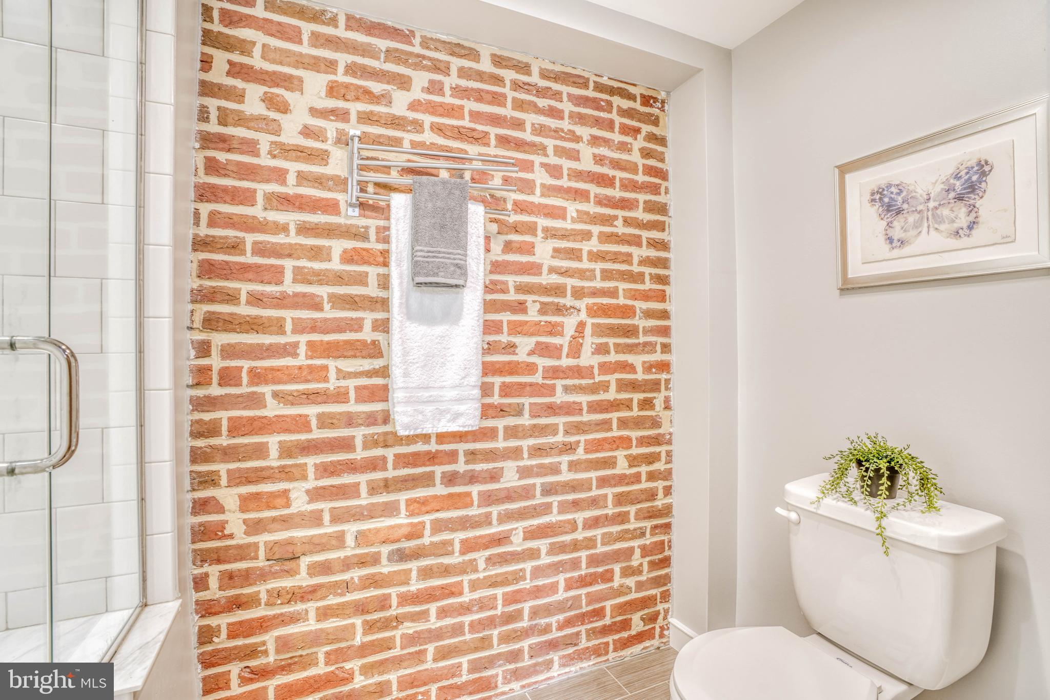 LOCUST POINT - Residential