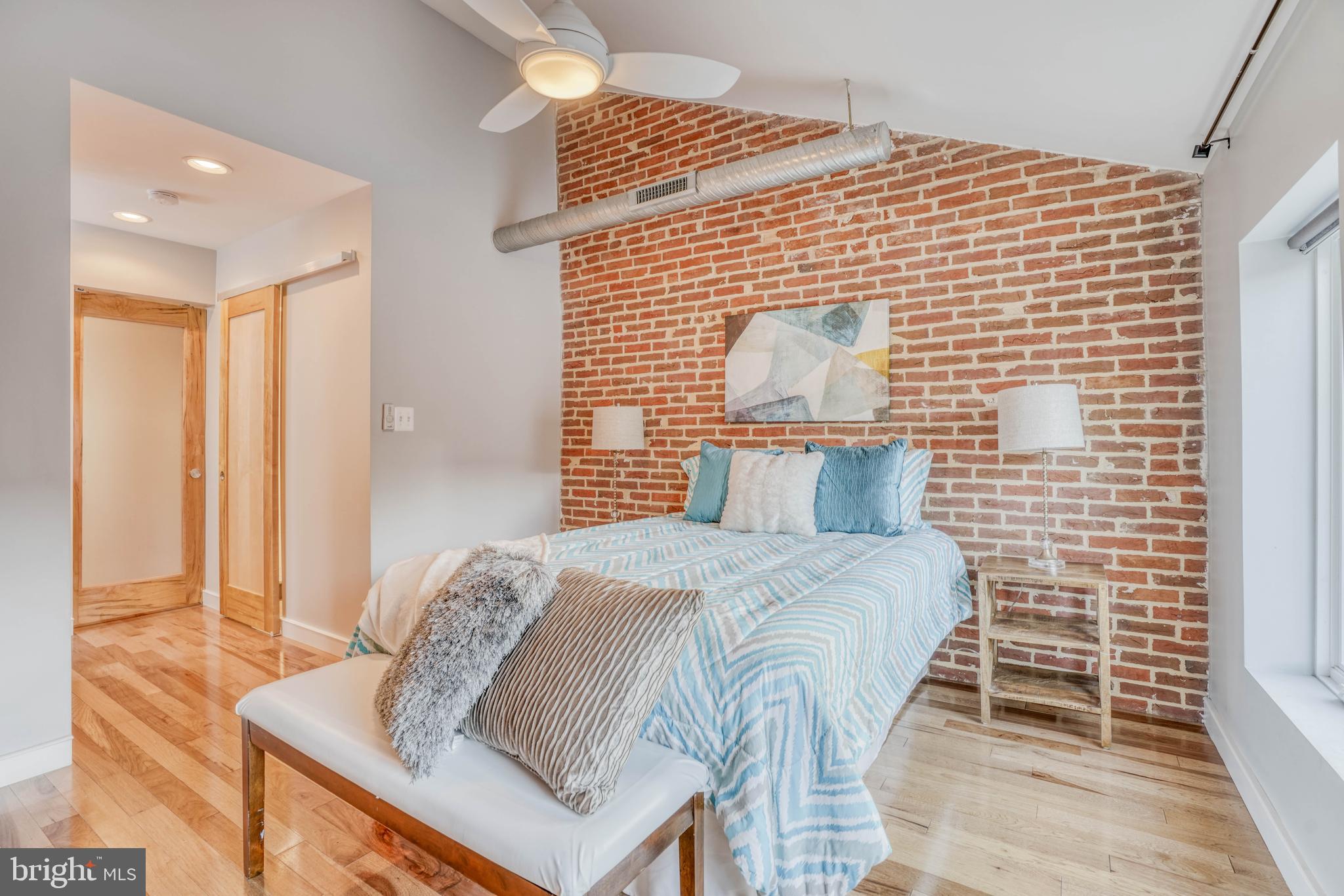 LOCUST POINT - Residential