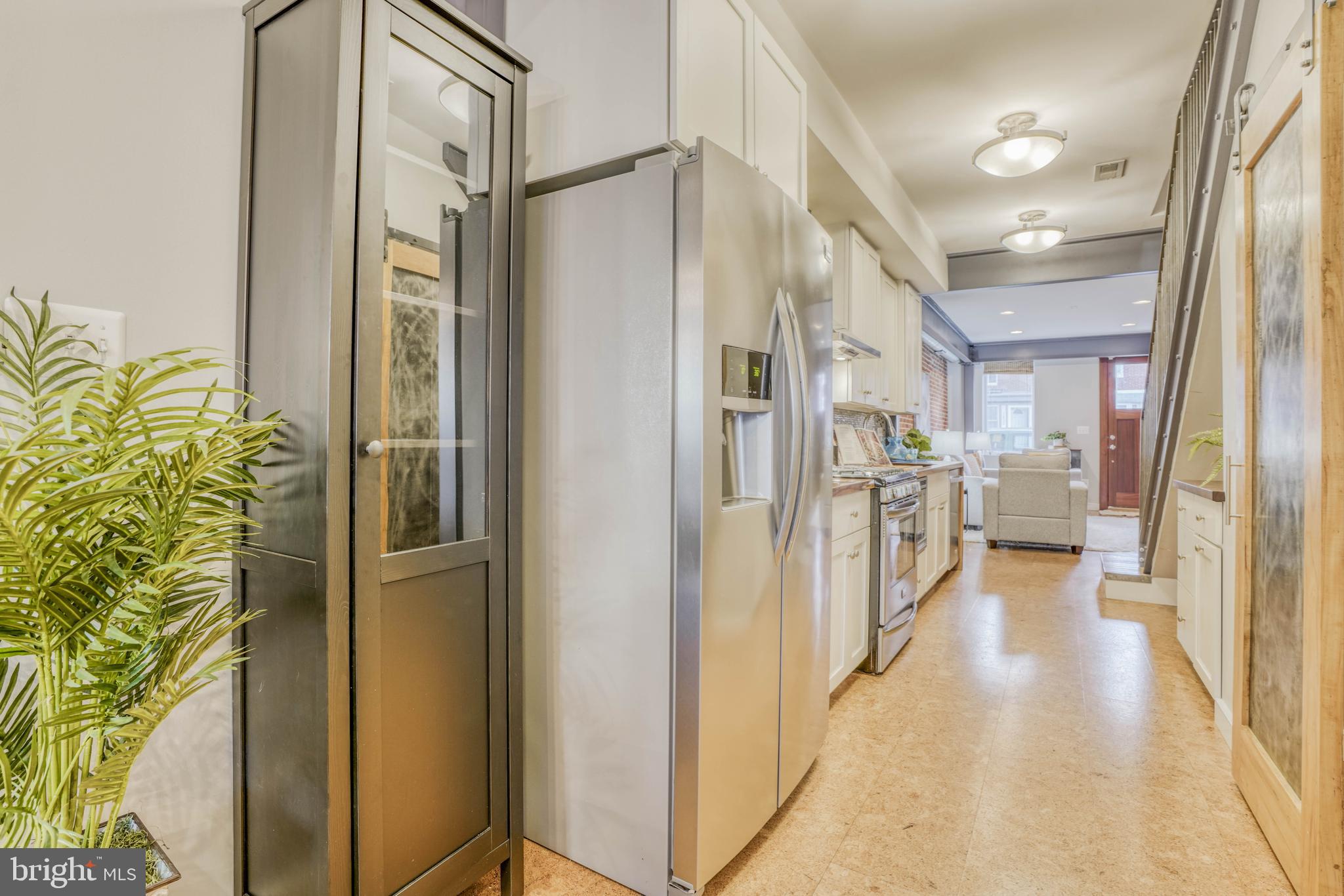 LOCUST POINT - Residential