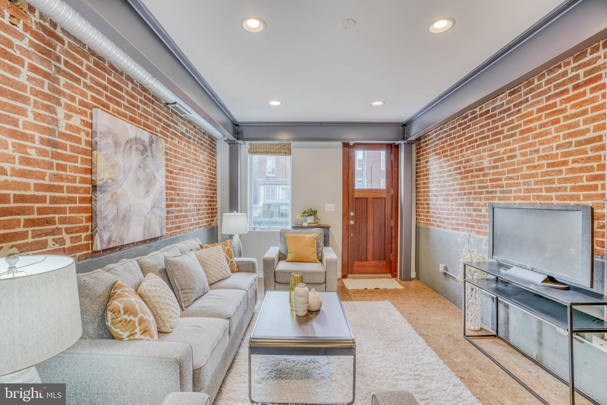 LOCUST POINT - Residential