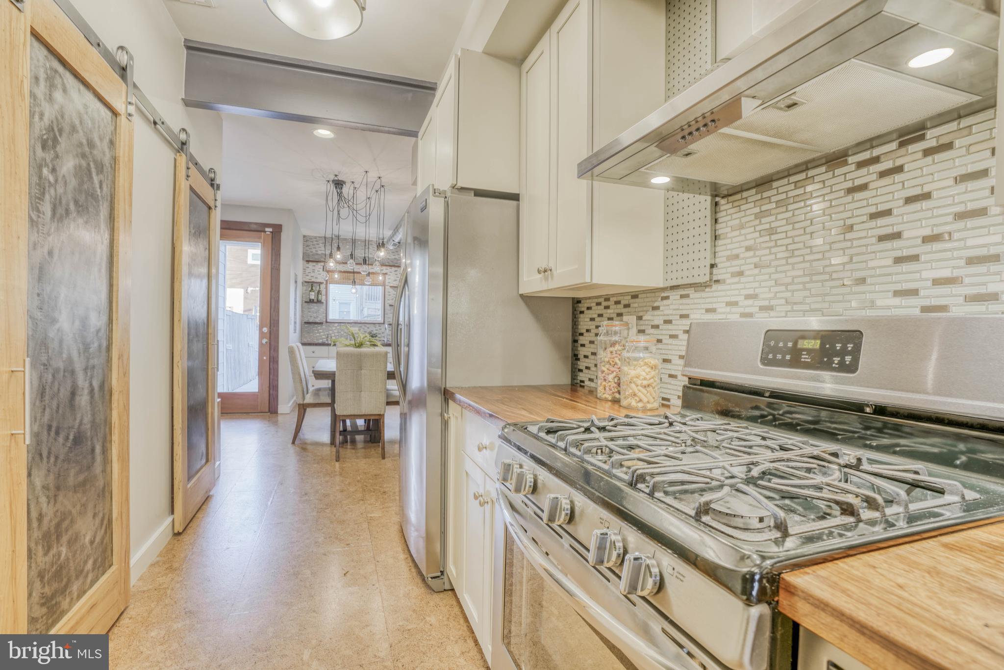 LOCUST POINT - Residential