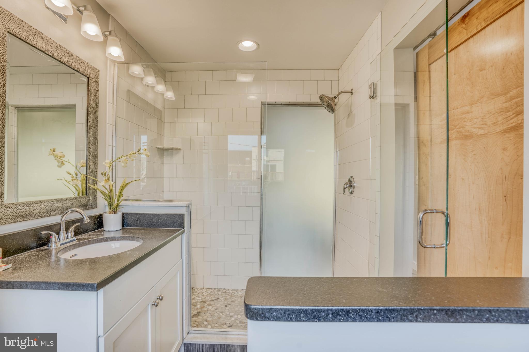 LOCUST POINT - Residential