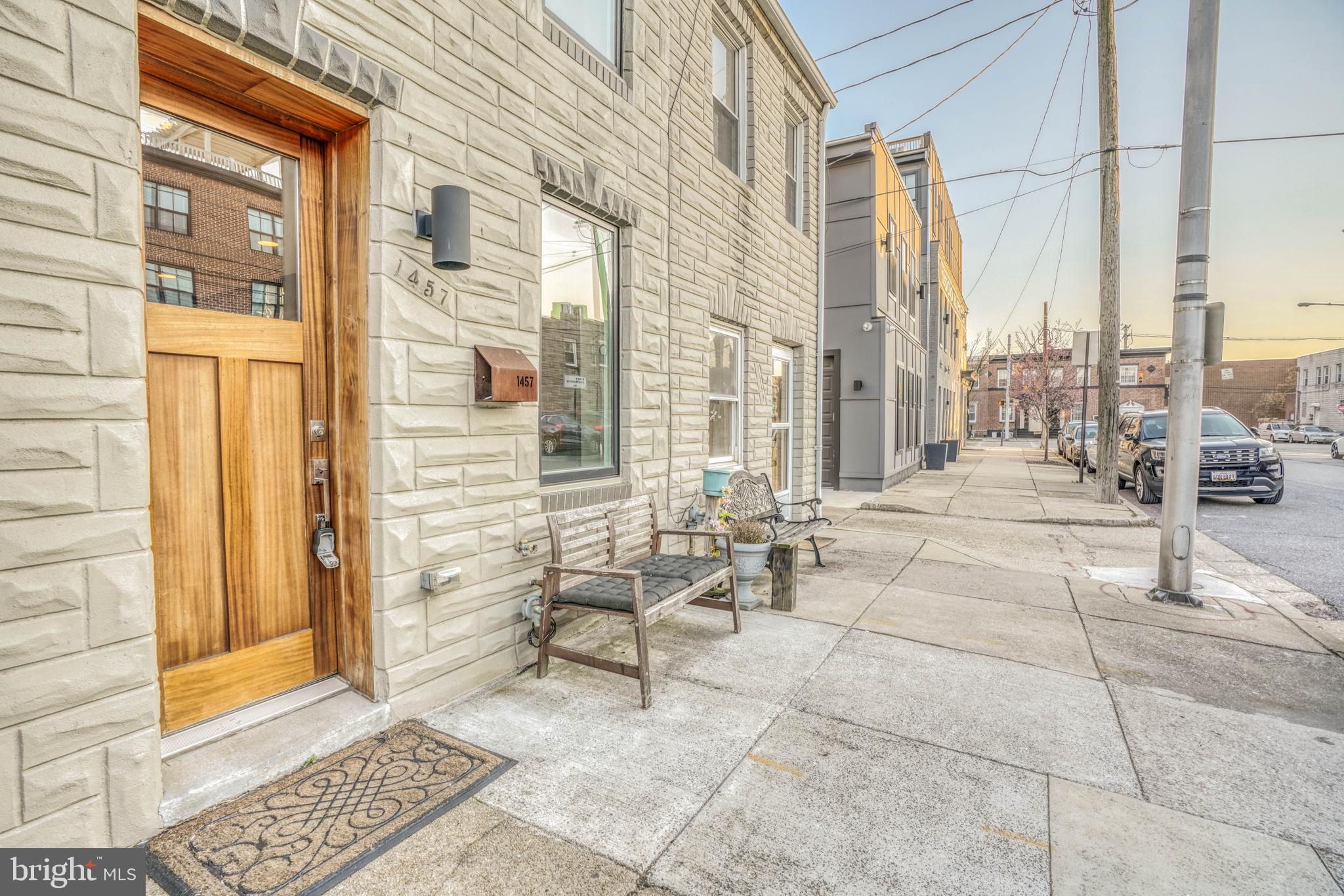 LOCUST POINT - Residential