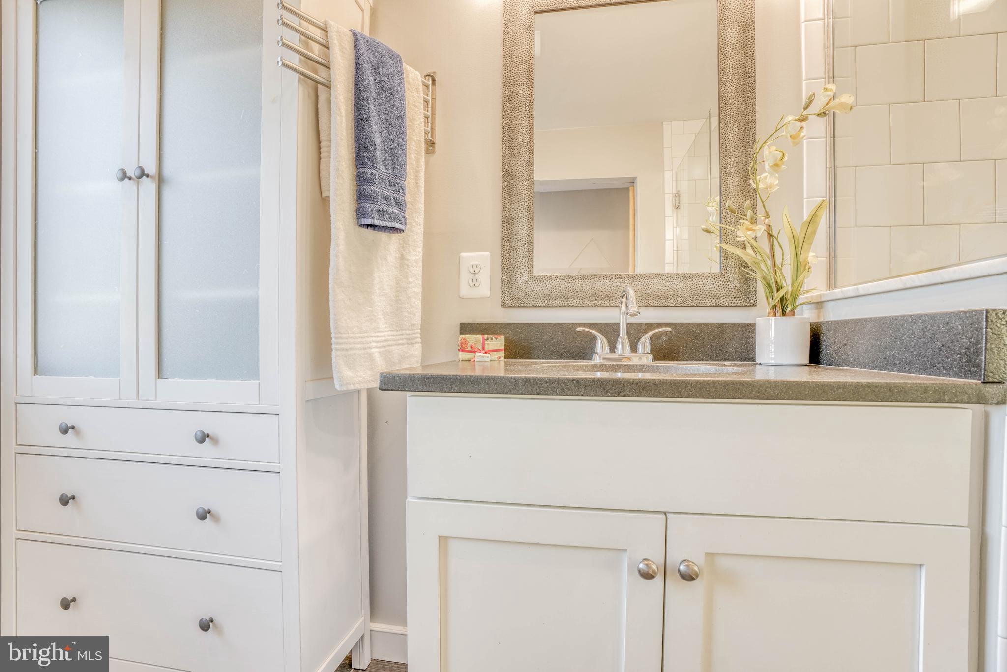 LOCUST POINT - Residential