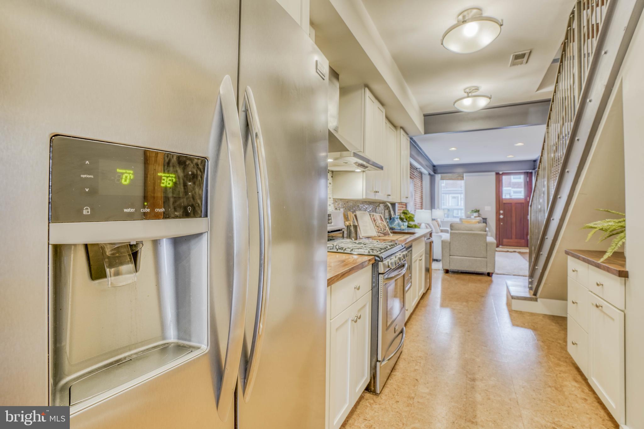 LOCUST POINT - Residential