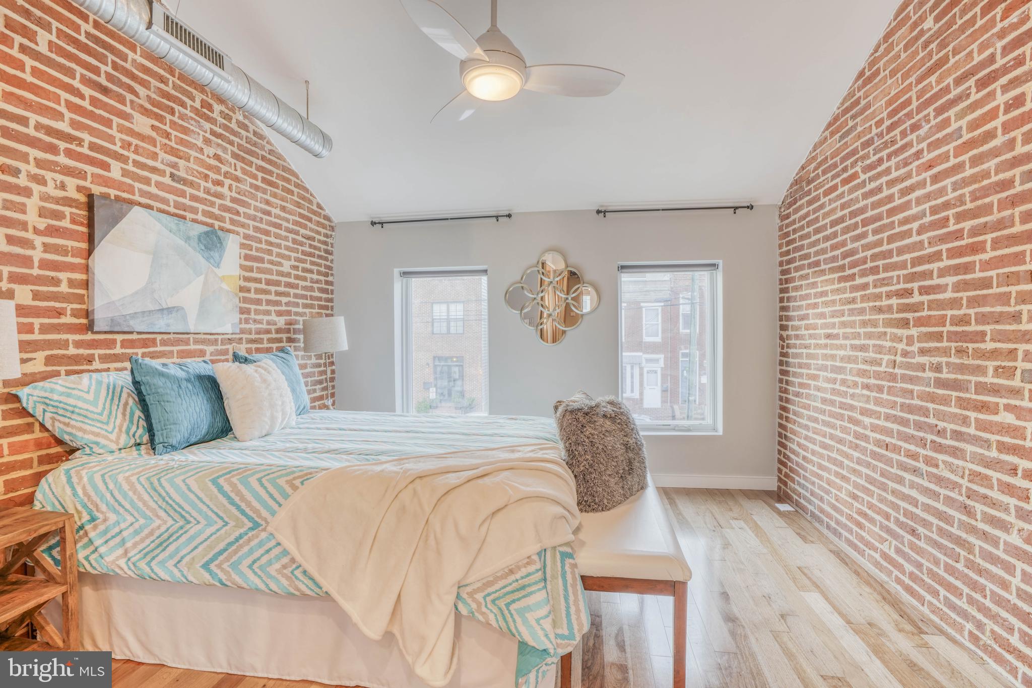 LOCUST POINT - Residential