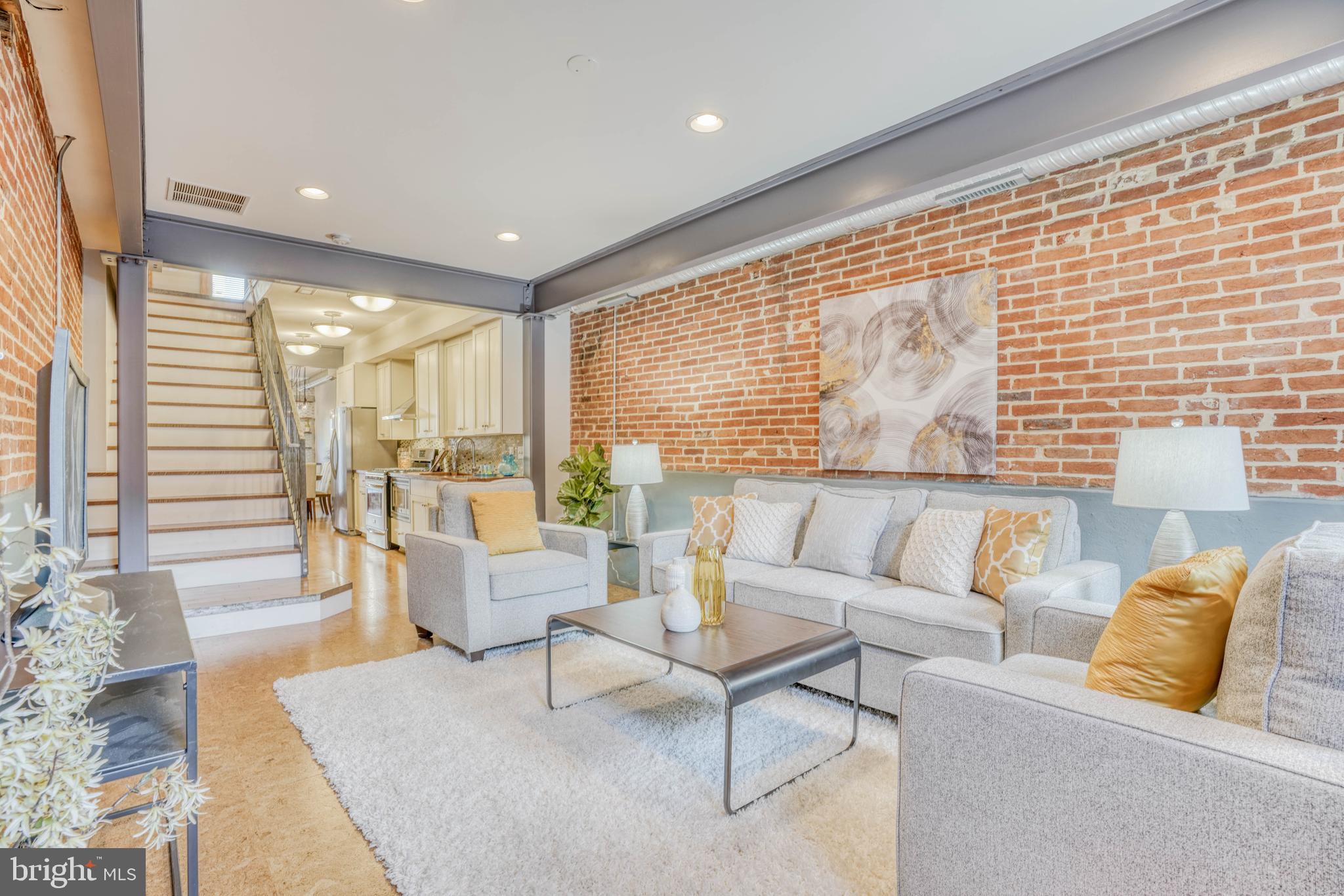 LOCUST POINT - Residential