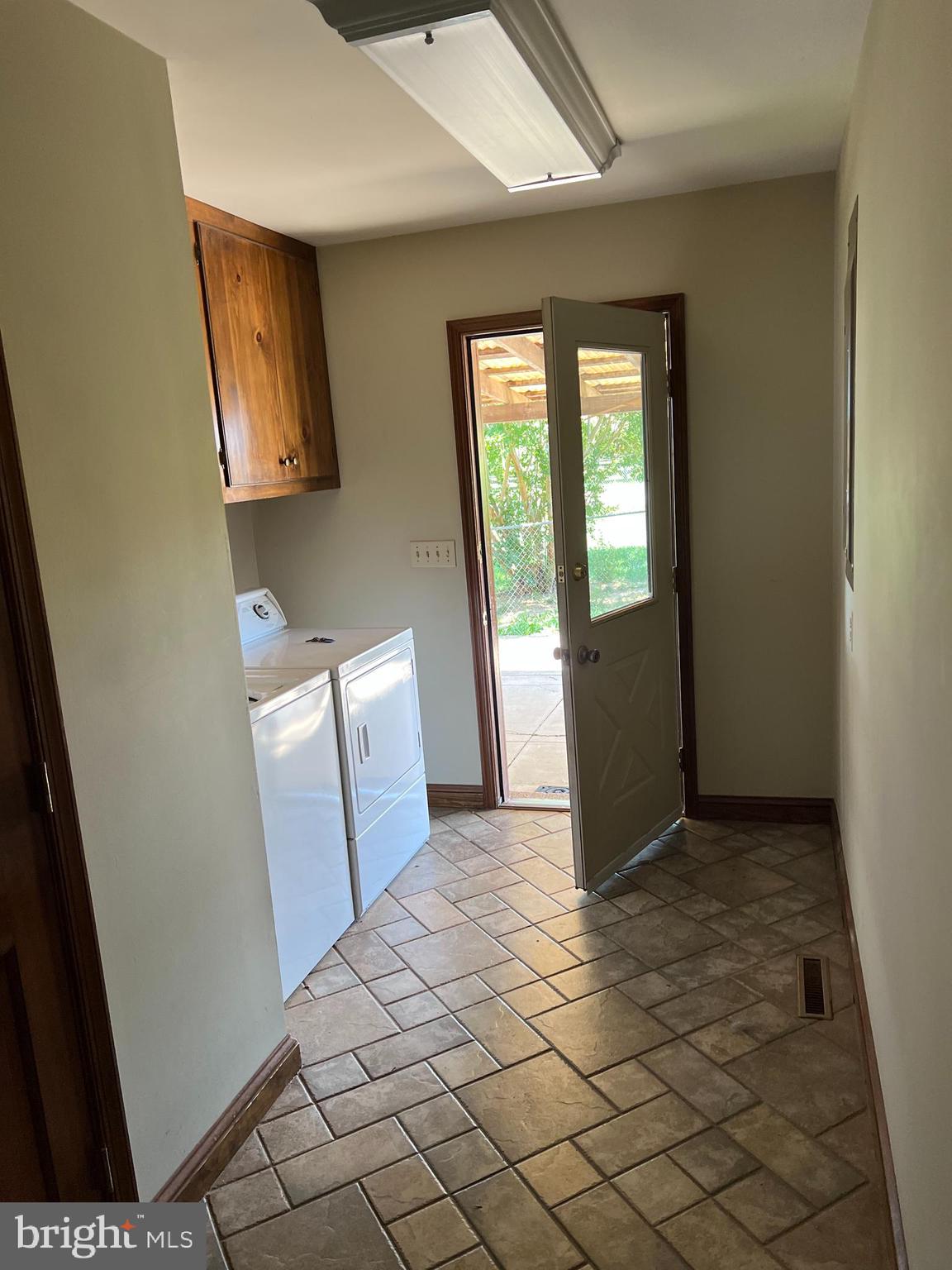 URBANA - Residential Lease