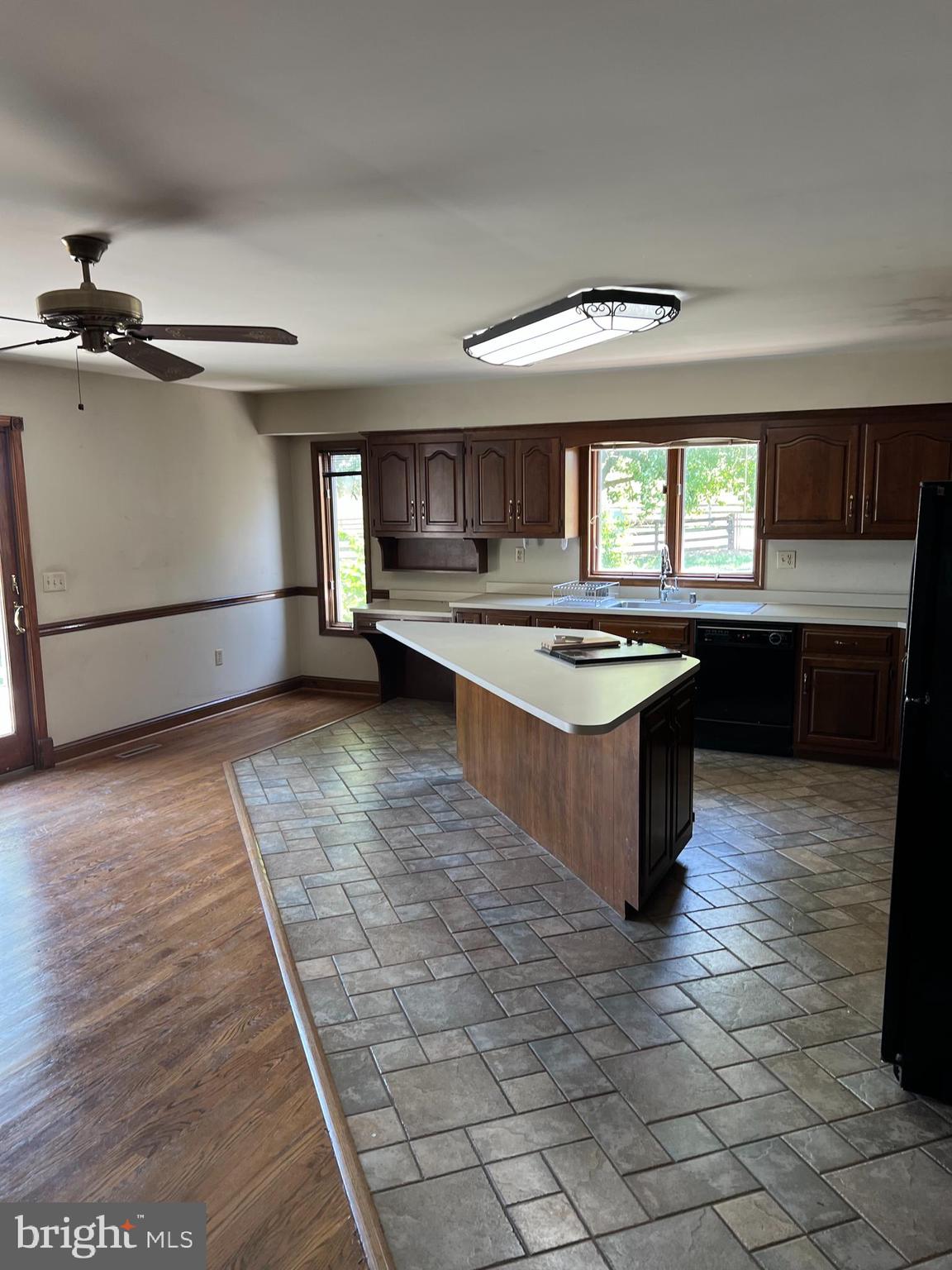 URBANA - Residential Lease