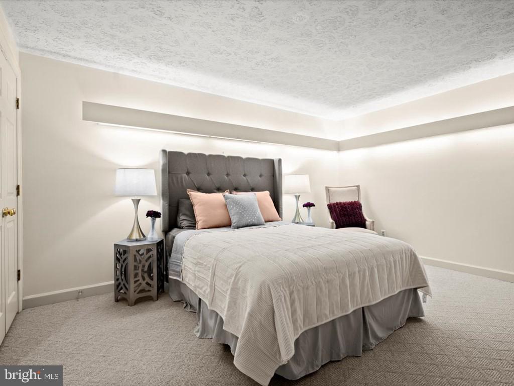 WELLINGTON/CLOVERHILL - Residential