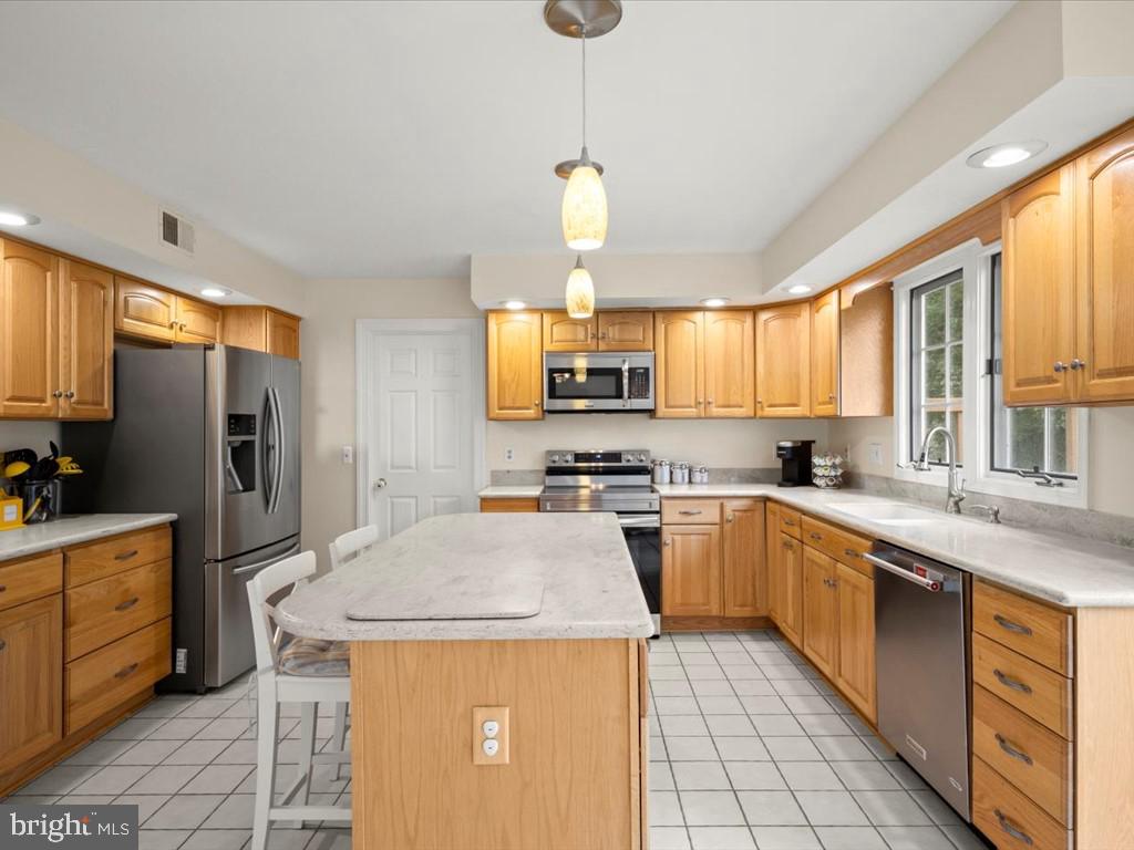 WELLINGTON/CLOVERHILL - Residential