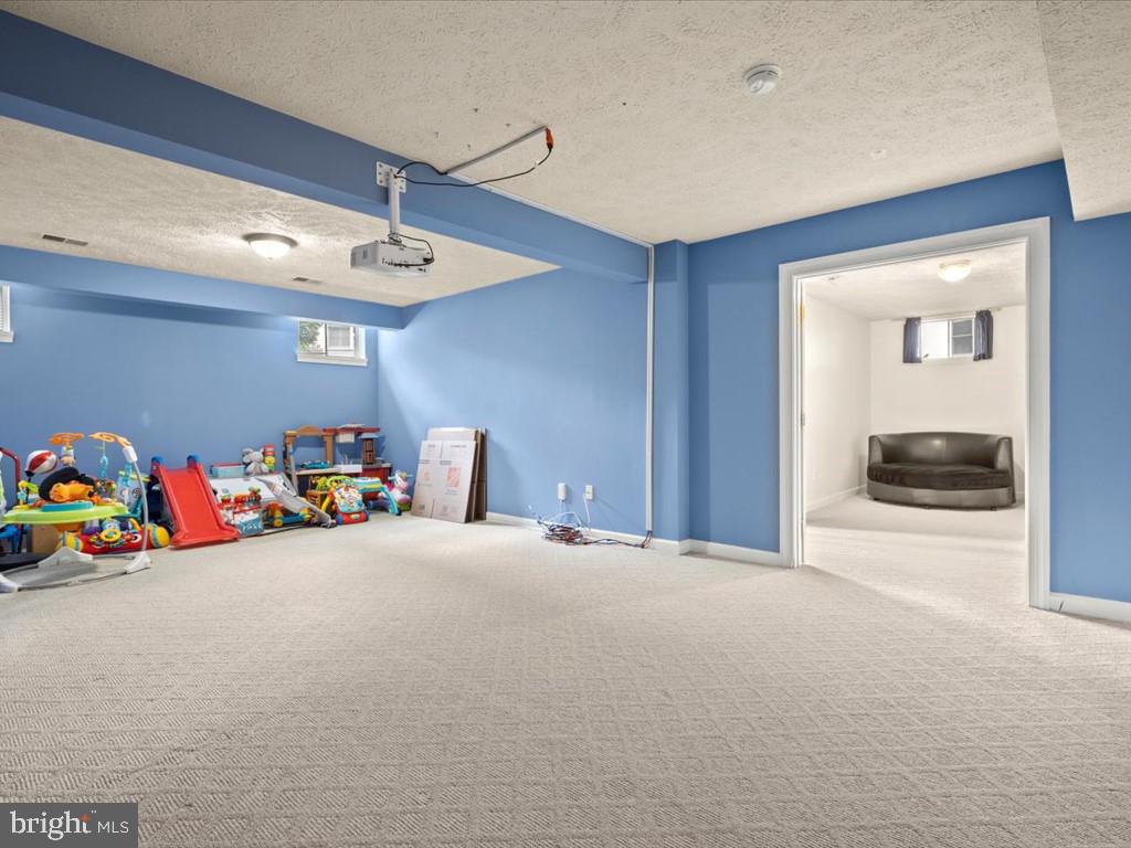 WELLINGTON/CLOVERHILL - Residential