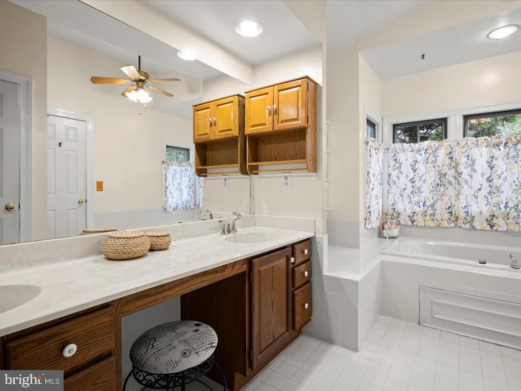 WELLINGTON/CLOVERHILL - Residential