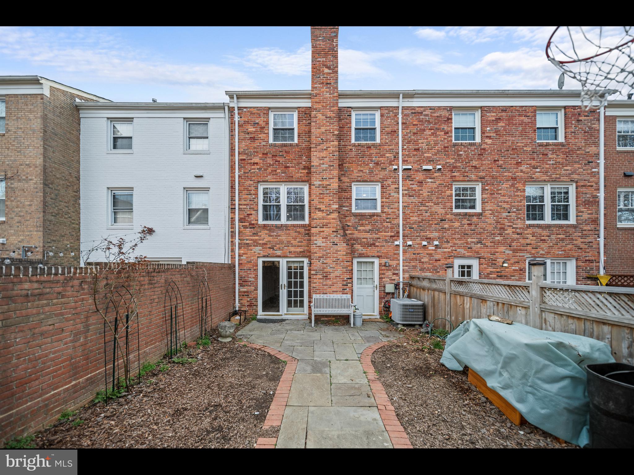 STONELEIGH - Residential Lease