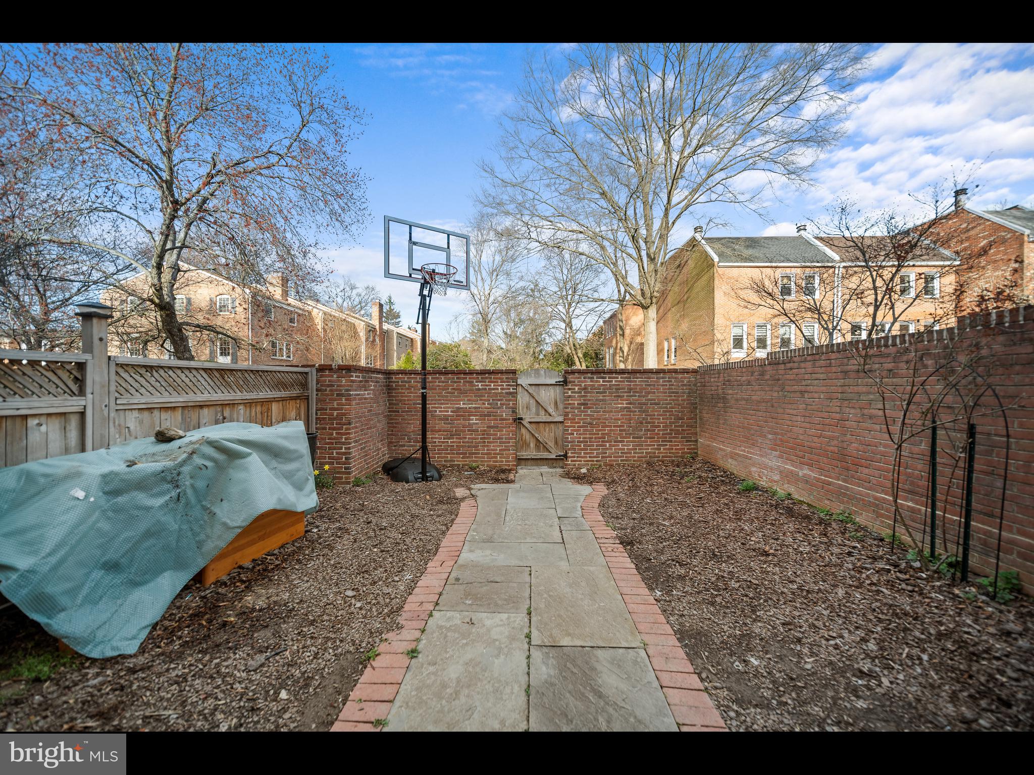 STONELEIGH - Residential Lease