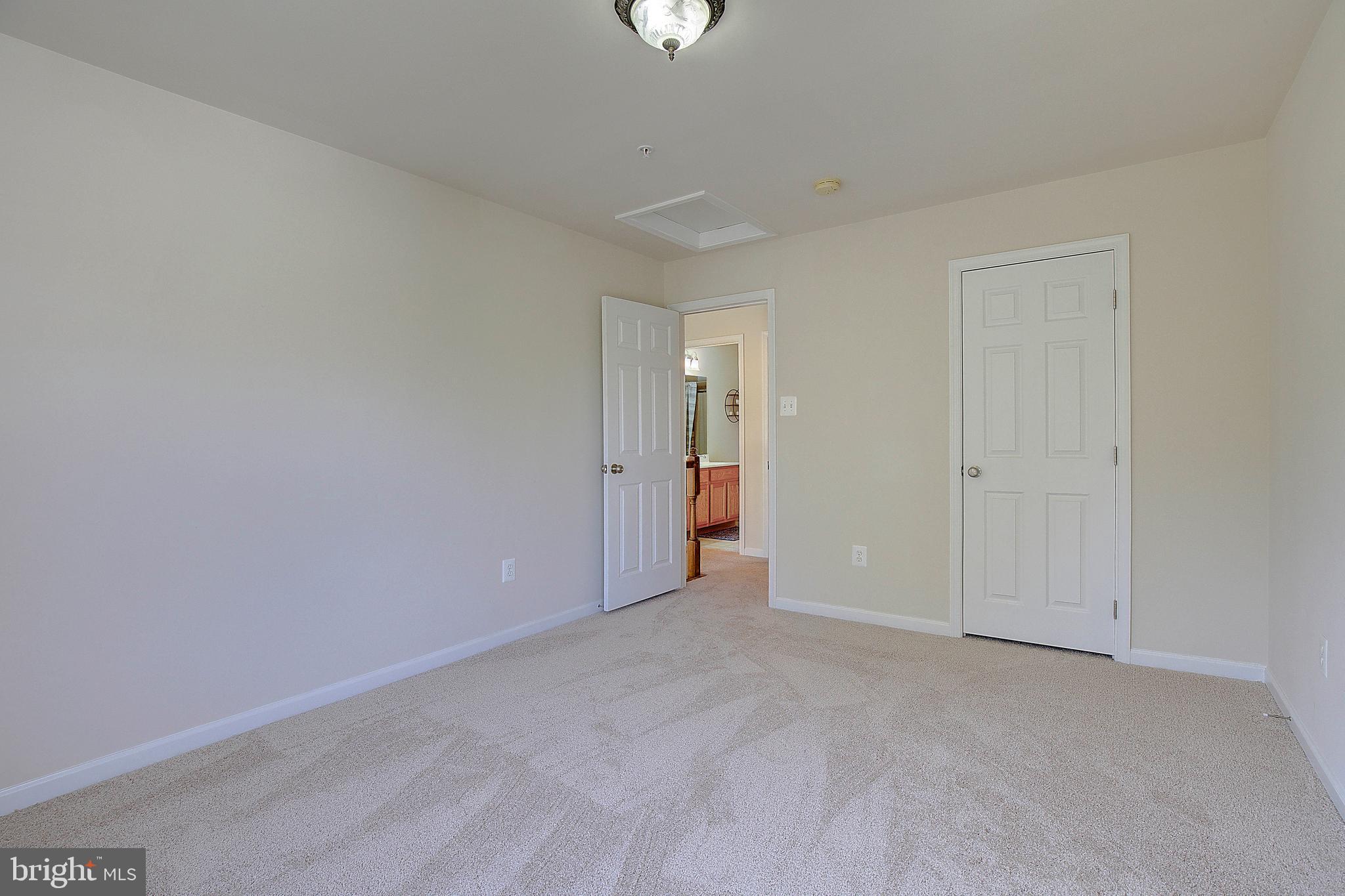 MARLBORO RIDING-PLAT 1> - Residential