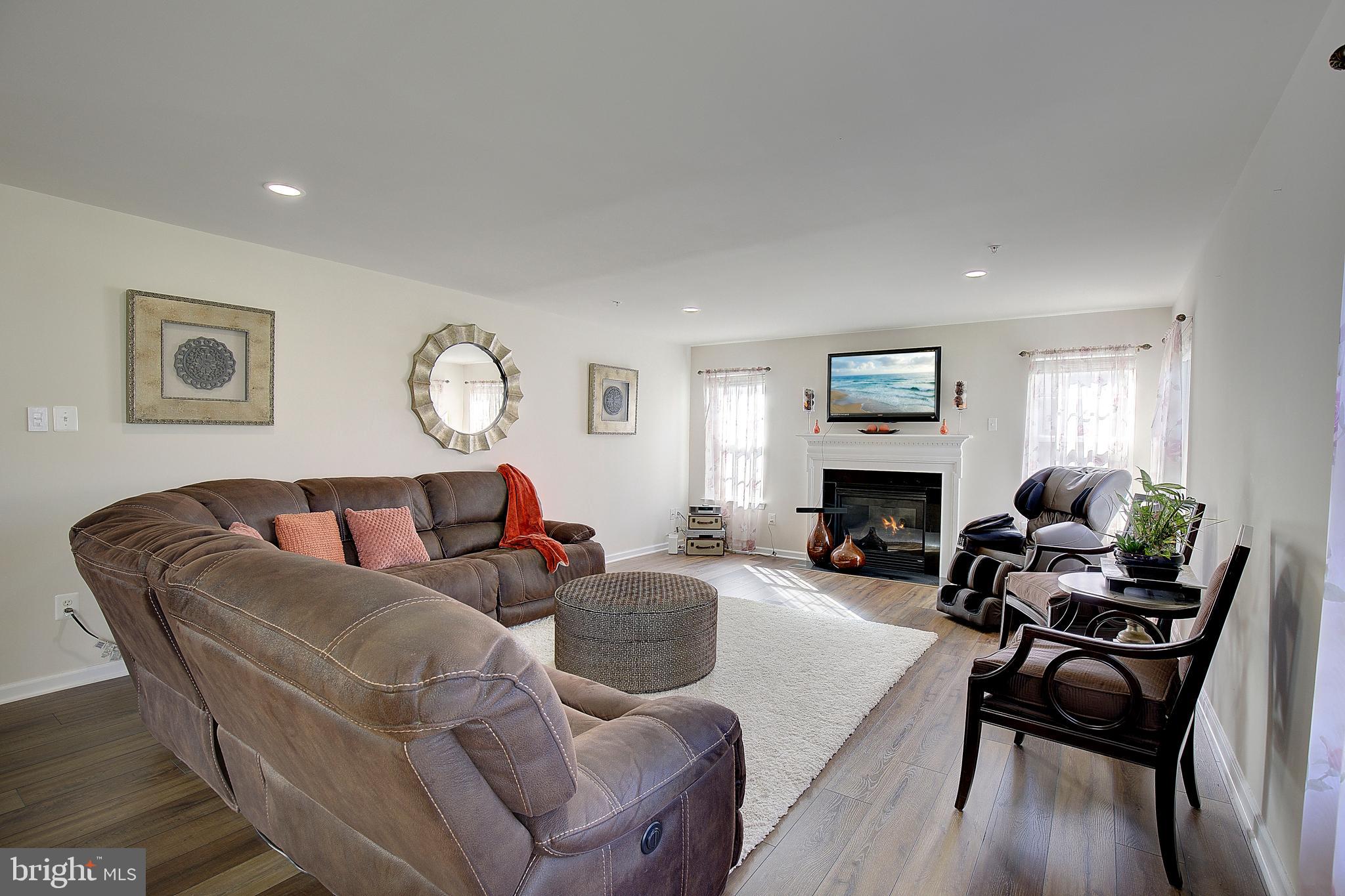 MARLBORO RIDING-PLAT 1> - Residential