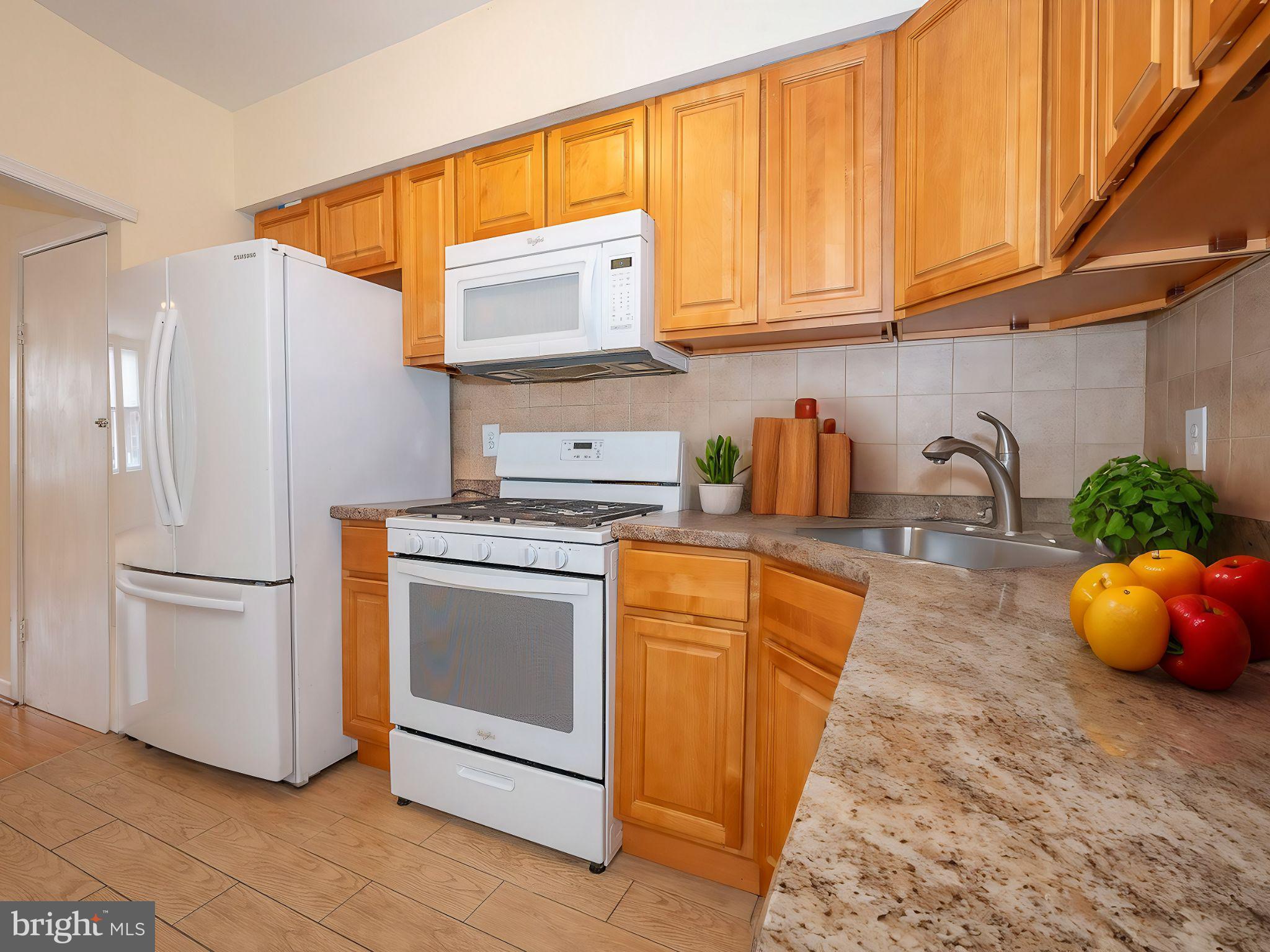 PORT RICHMOND - Residential