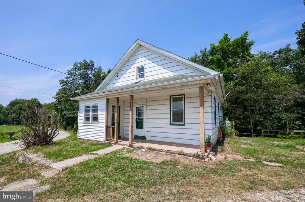 Photo of 206 Bentz Mill Road, WELLSVILLE, PA 17365 (MLS # PAYK2087454)