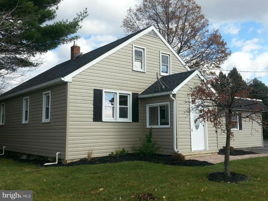 Completely remodeled 3-4 bedroom single level with hardwood, floors, new bath, updated kitchen, replacement windows, new furnace, partially finished basement, Central air, Central vac. and more than that you can live in your home and have a small business all in one!! Great for salon, Pet grooming... and much more. Call for details! one owner is a pa licensed realtor