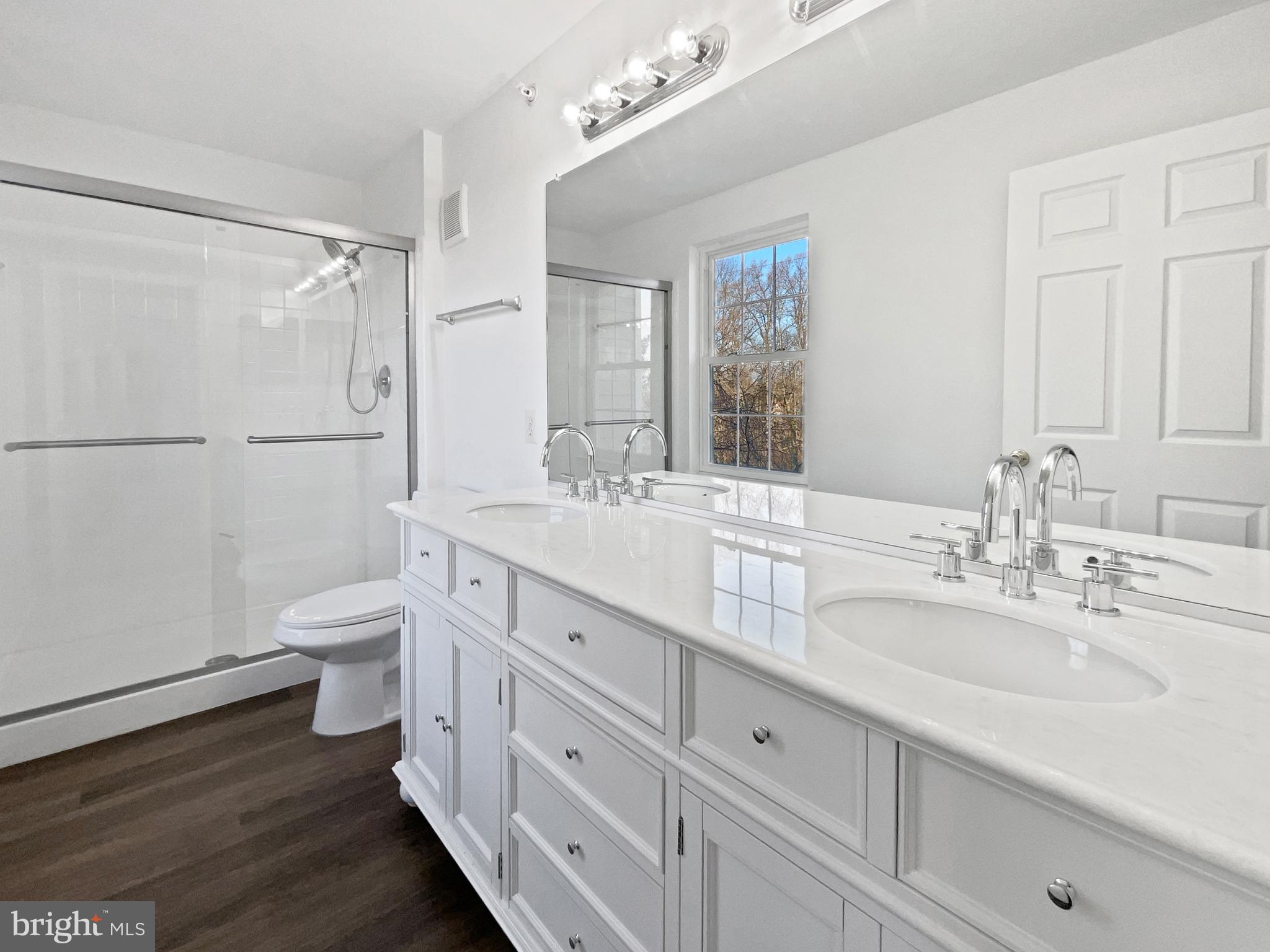 FAIR LAKES - Residential