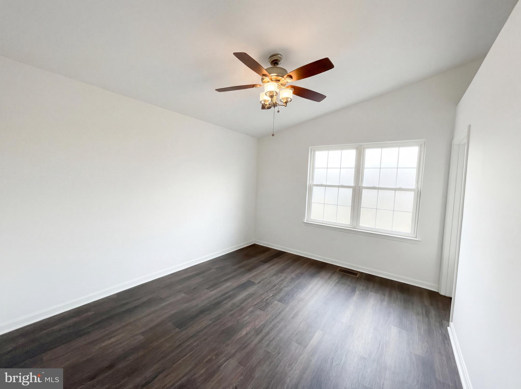 FAIR LAKES - Residential