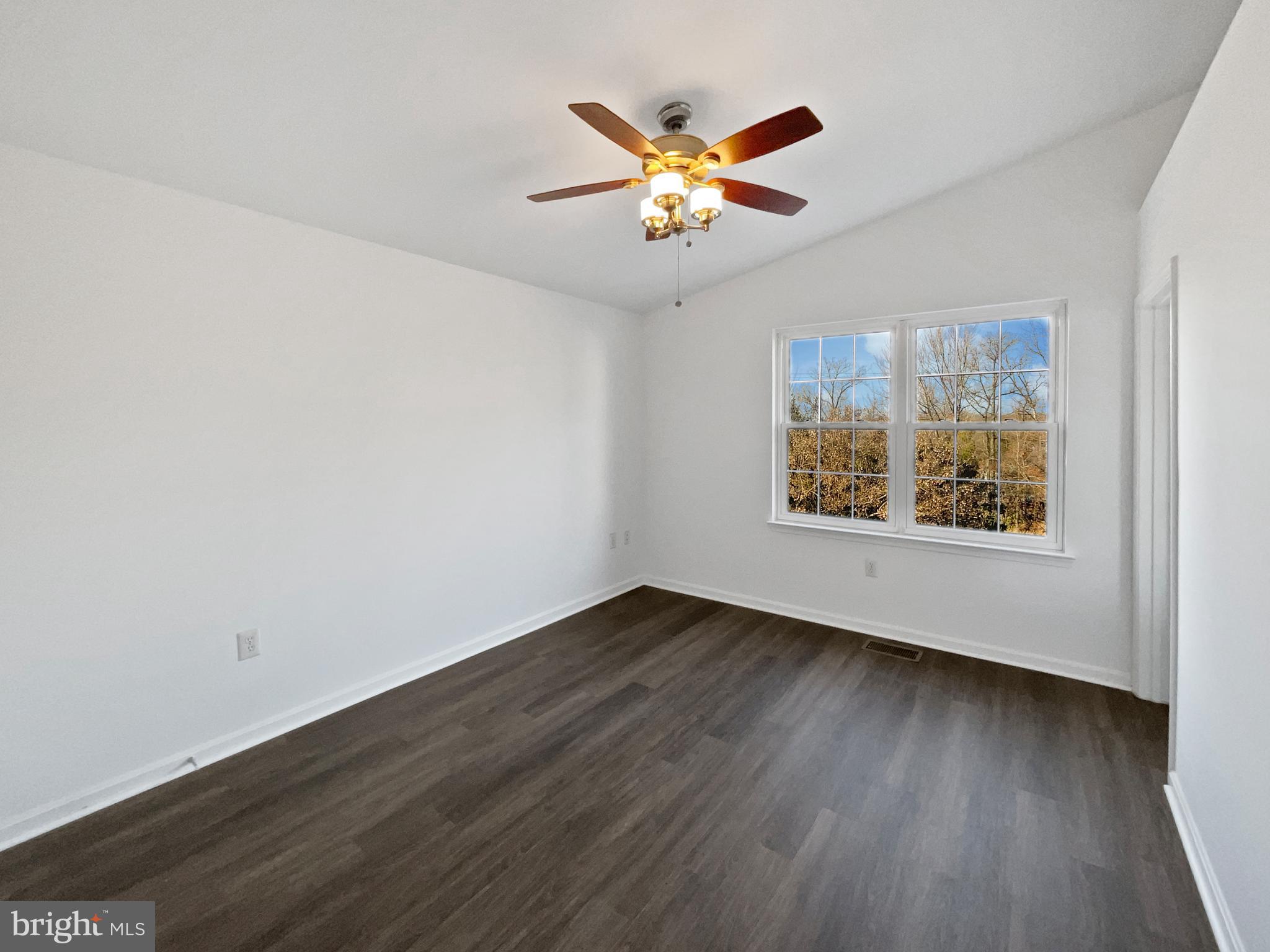 FAIR LAKES - Residential