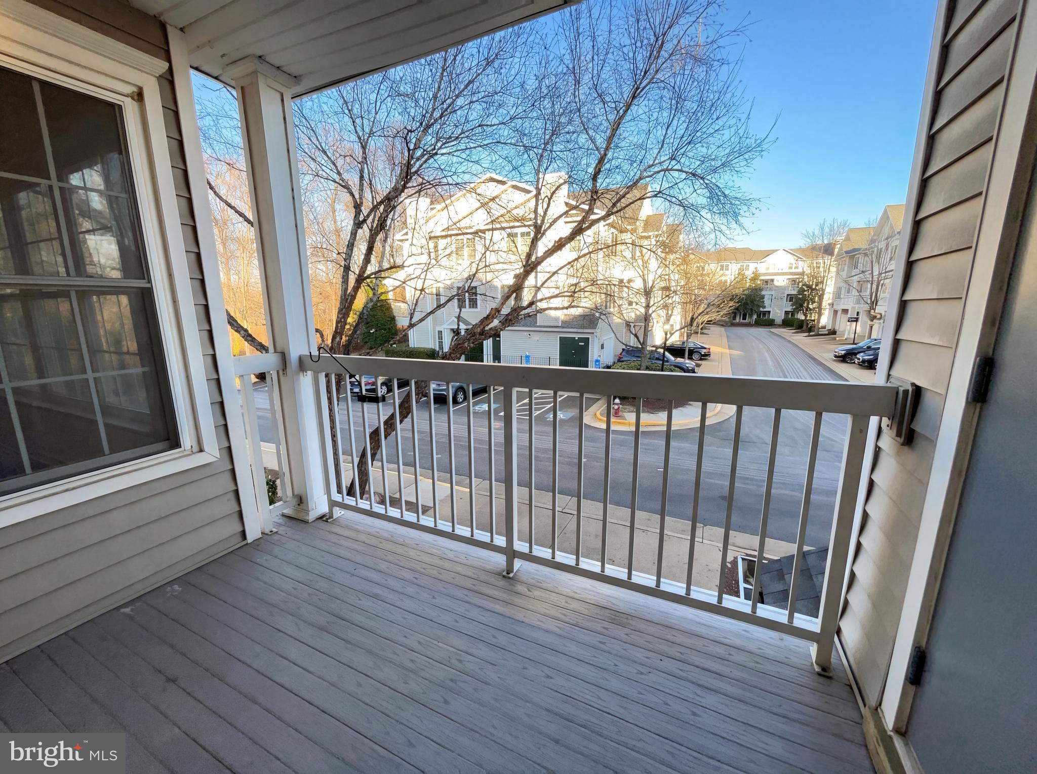 FAIR LAKES - Residential