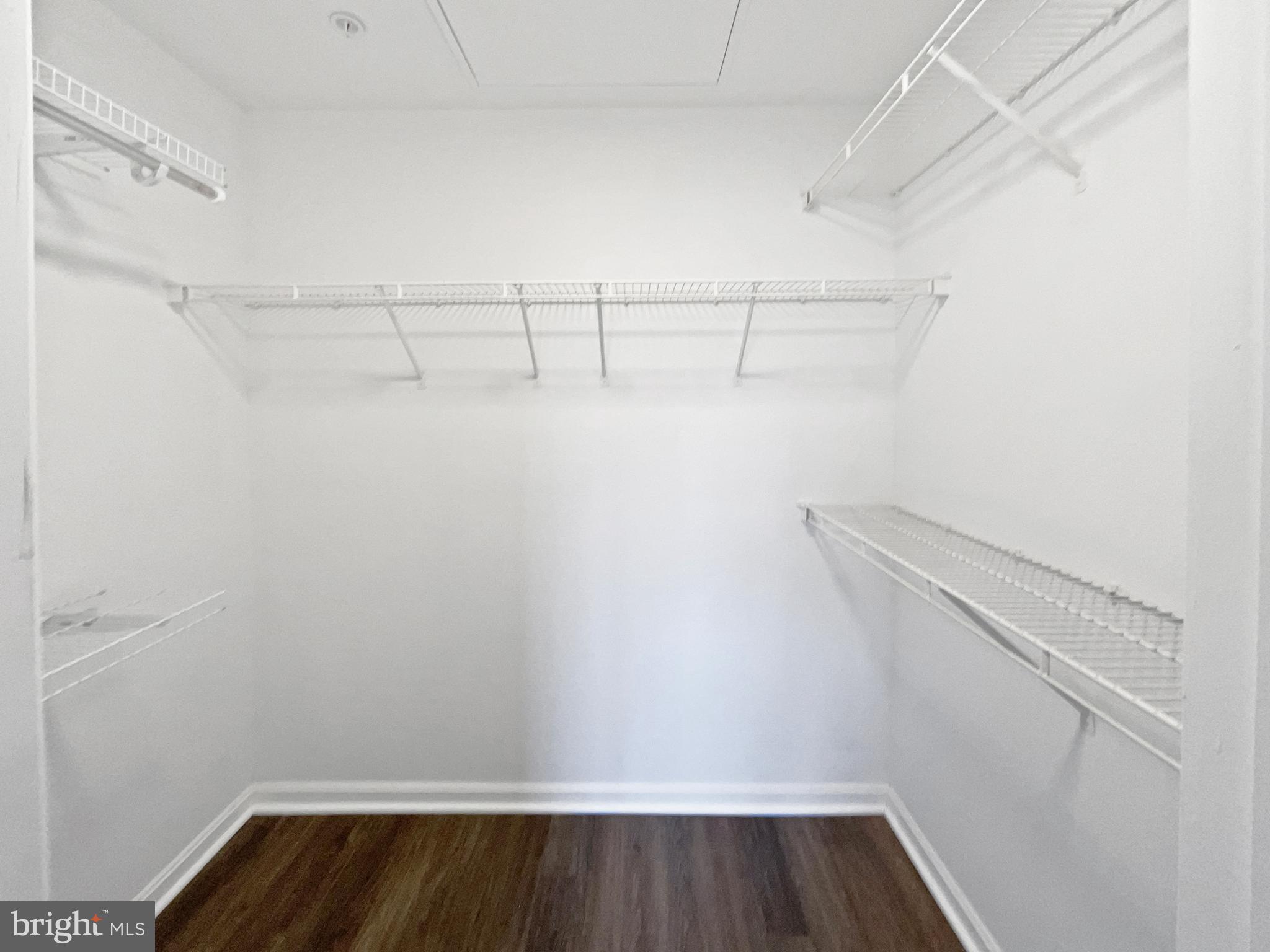 FAIR LAKES - Residential