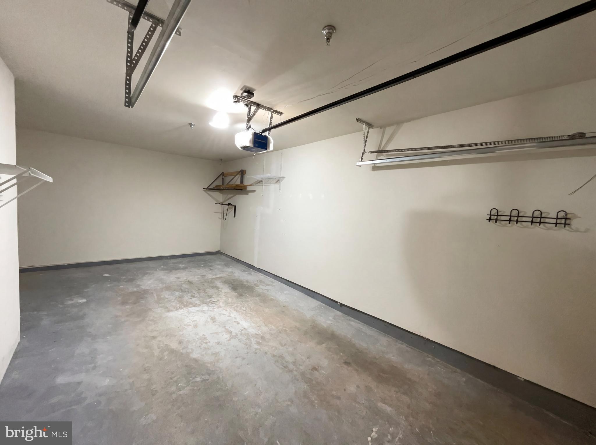 FAIR LAKES - Residential