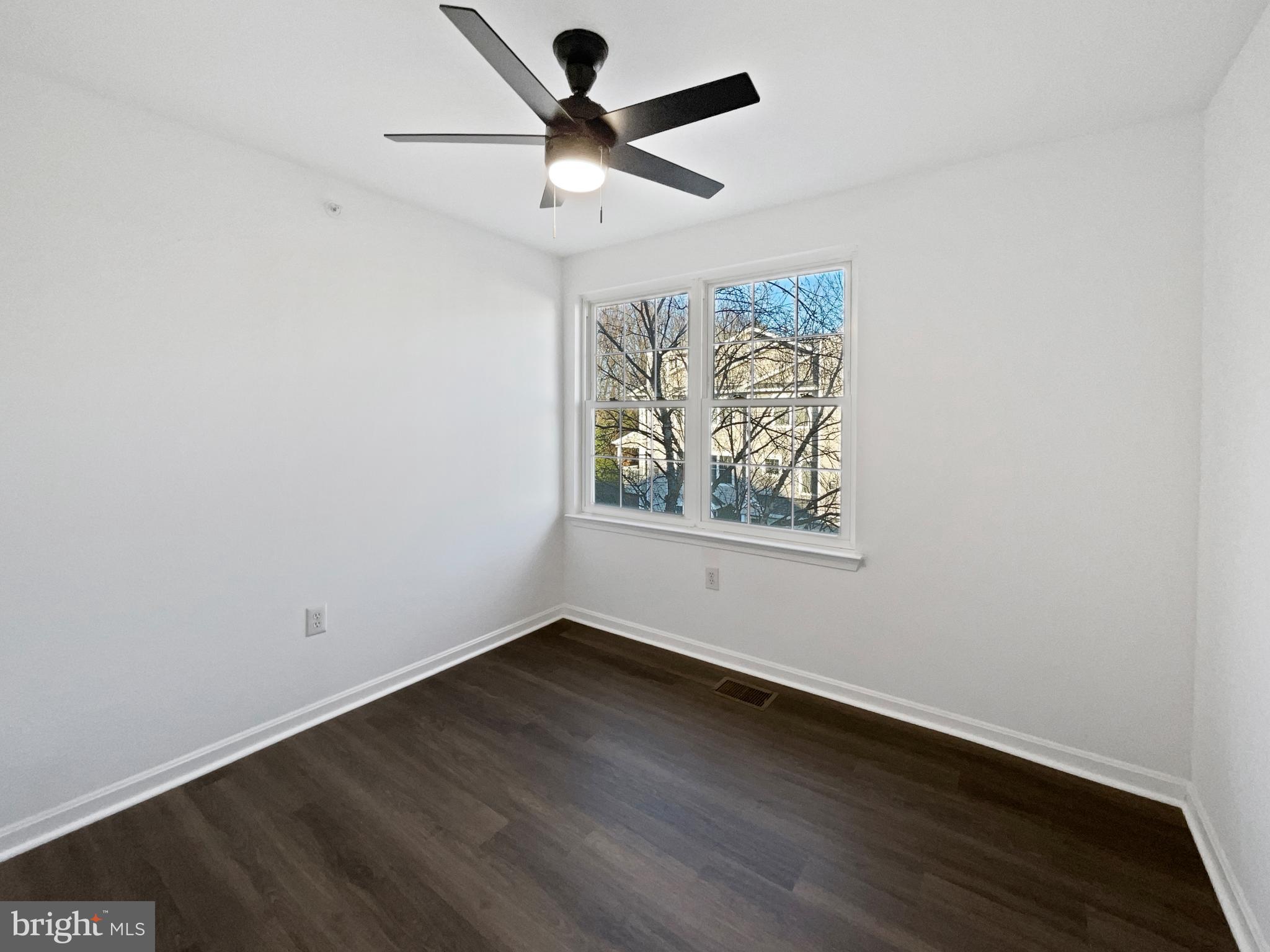 FAIR LAKES - Residential