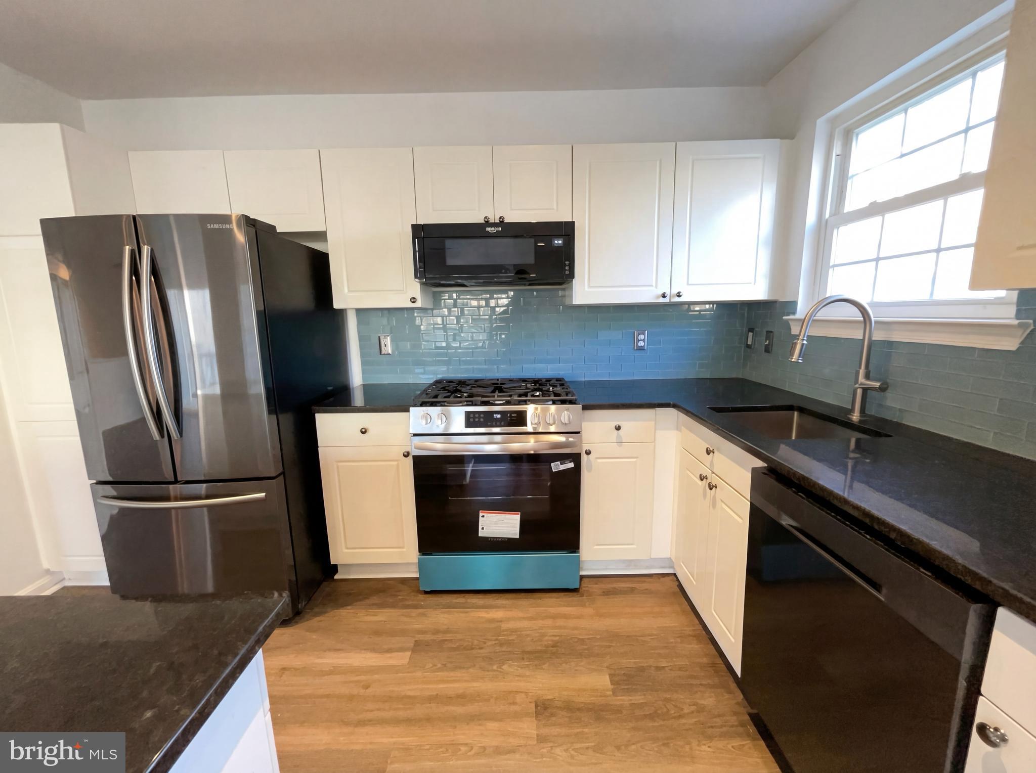 FAIR LAKES - Residential