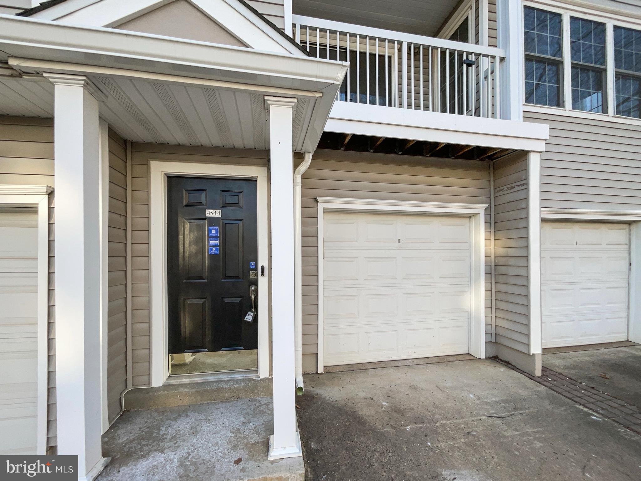 FAIR LAKES - Residential