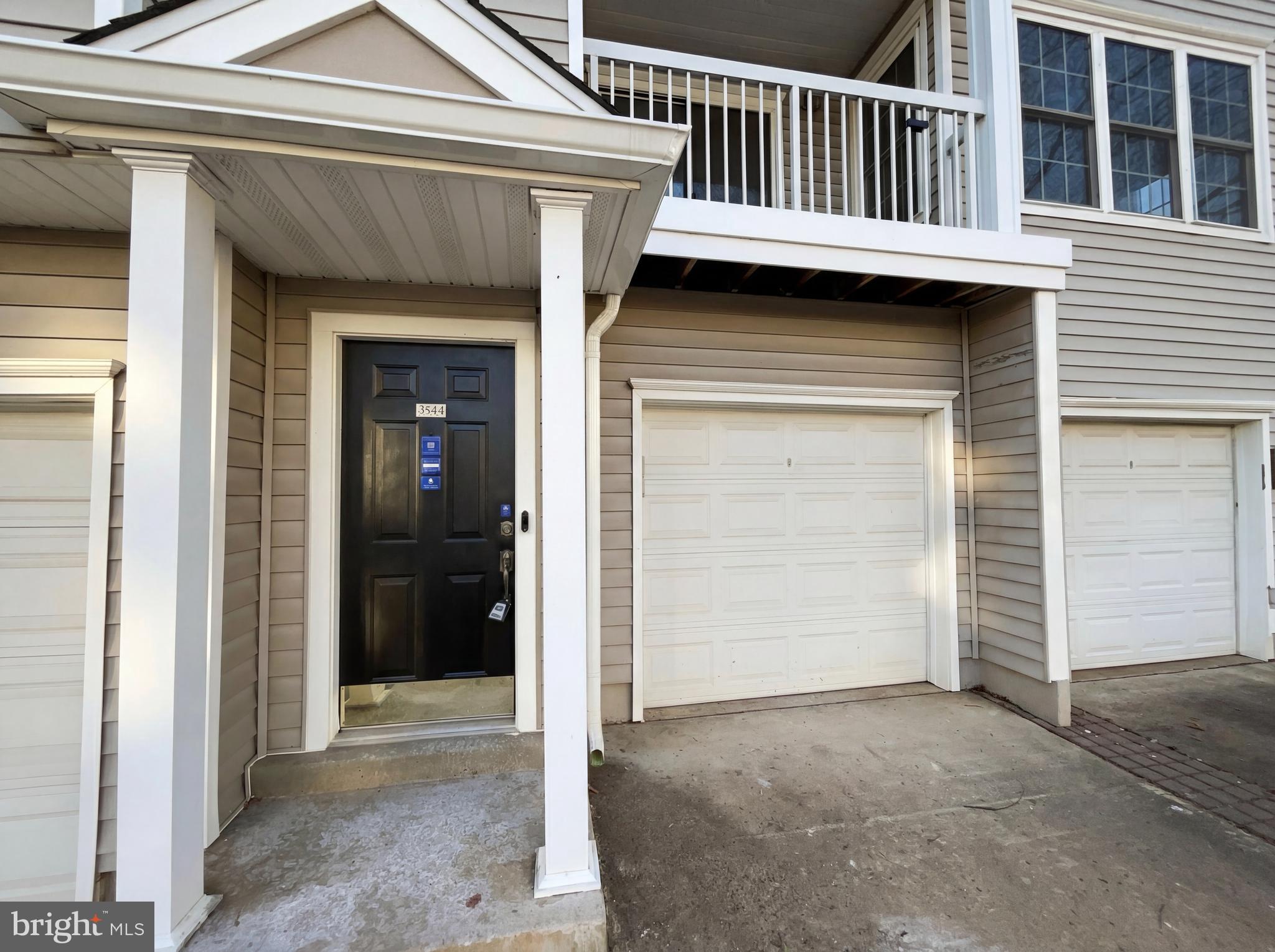 FAIR LAKES - Residential