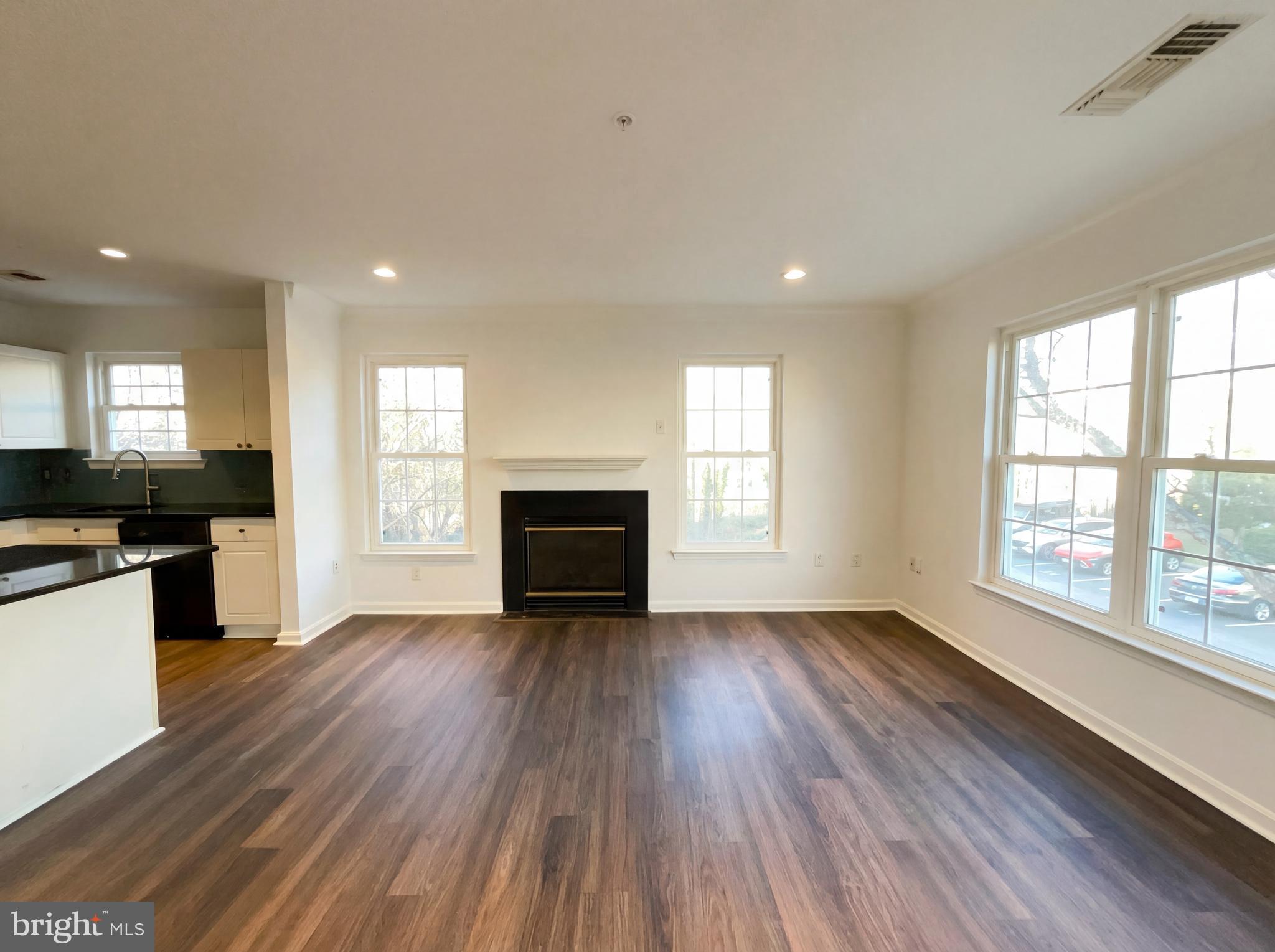 FAIR LAKES - Residential