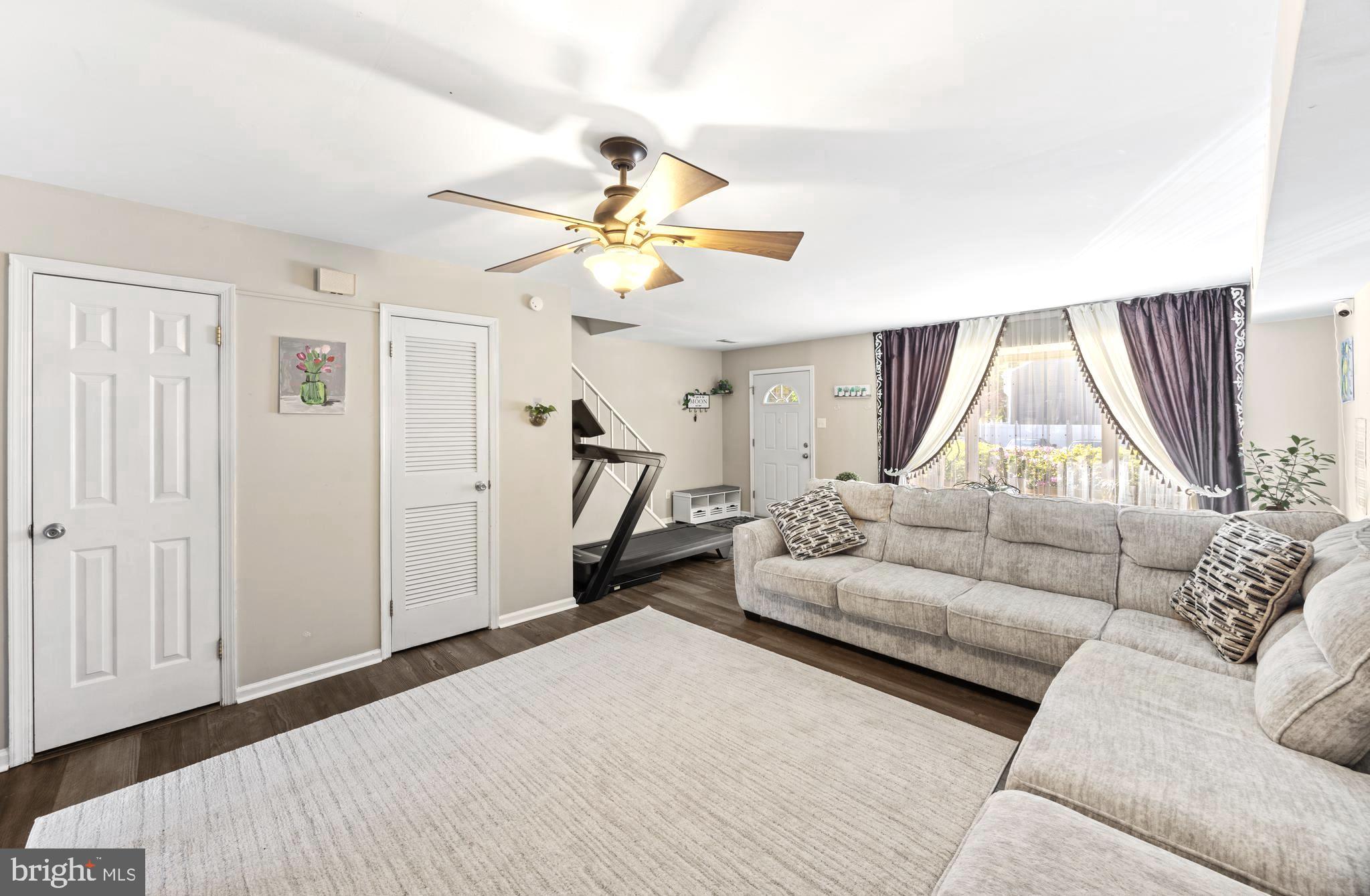 1025 BEDLINGTON PLACE